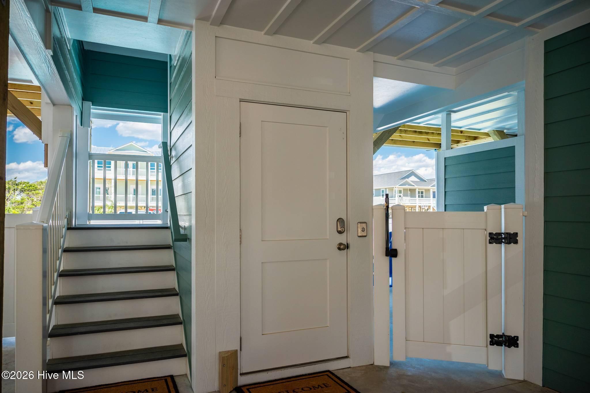 100558345 | Photo 112