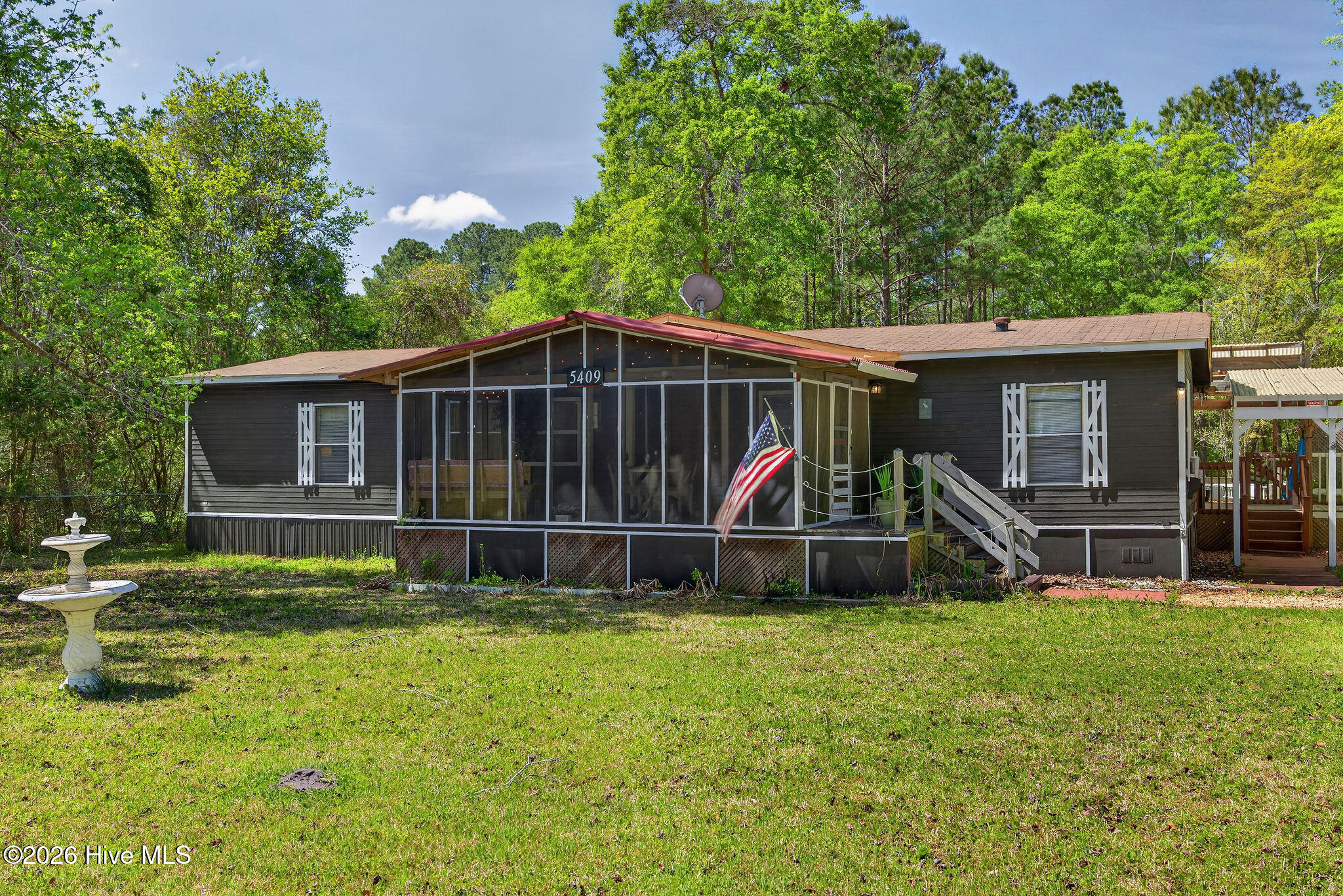 100566333 | Photo 43