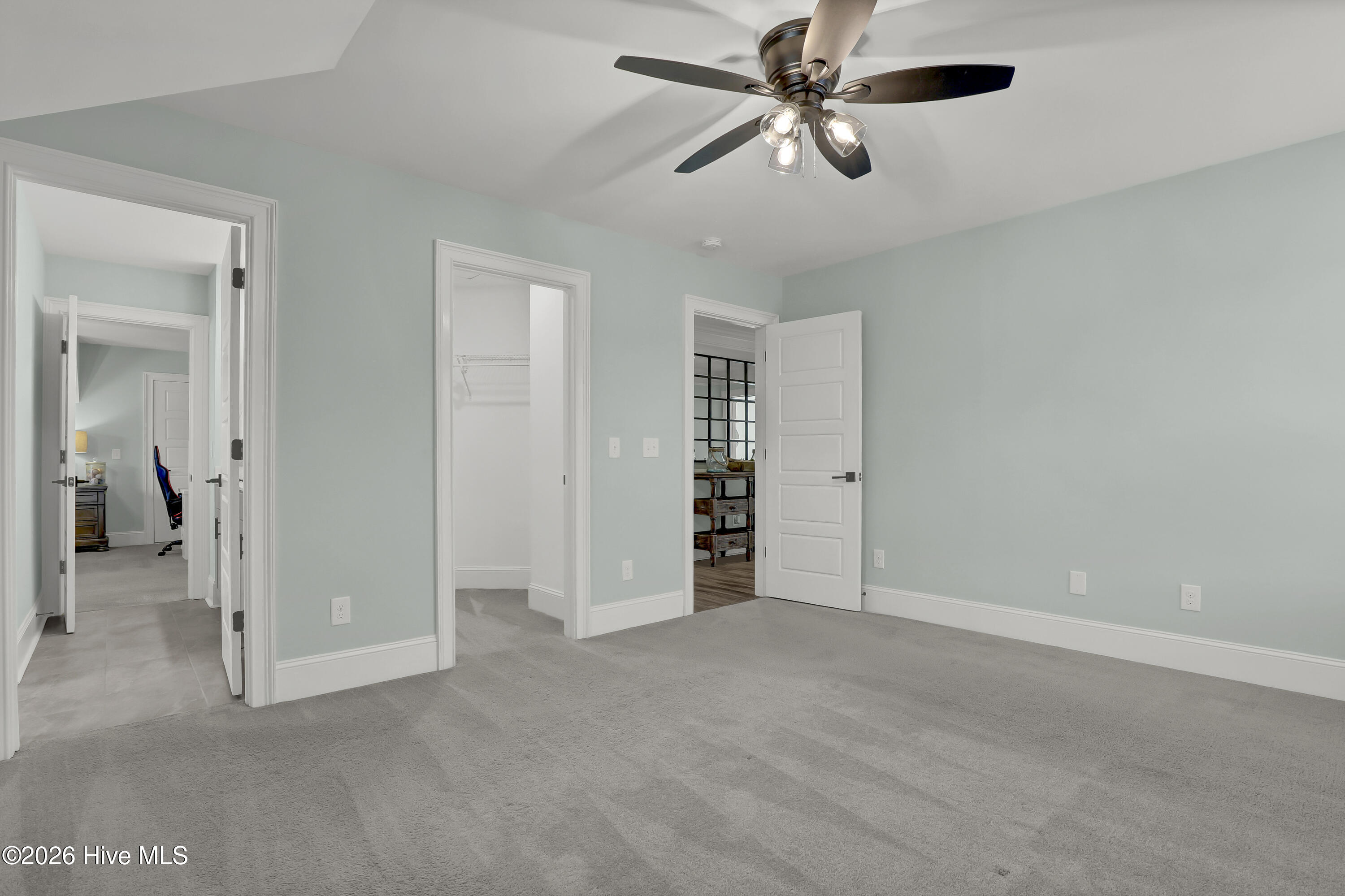 100558429 | Photo 34