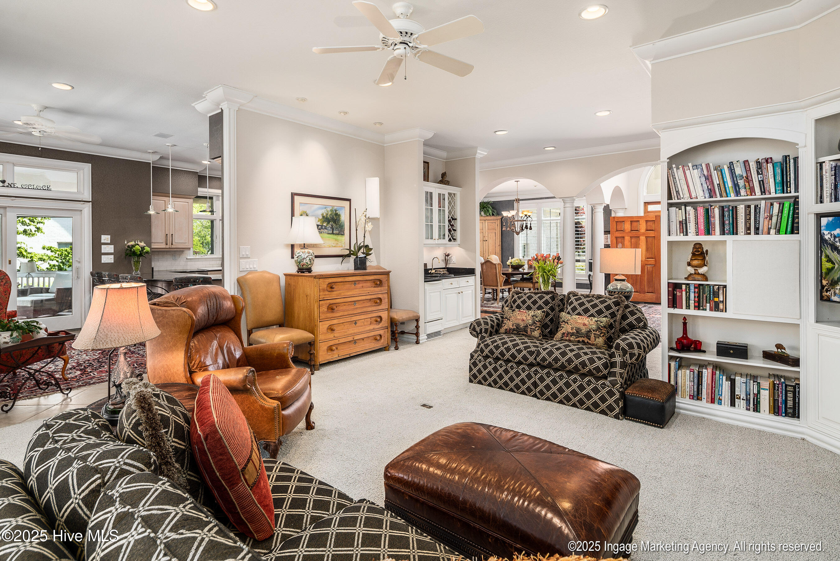Spacious living room