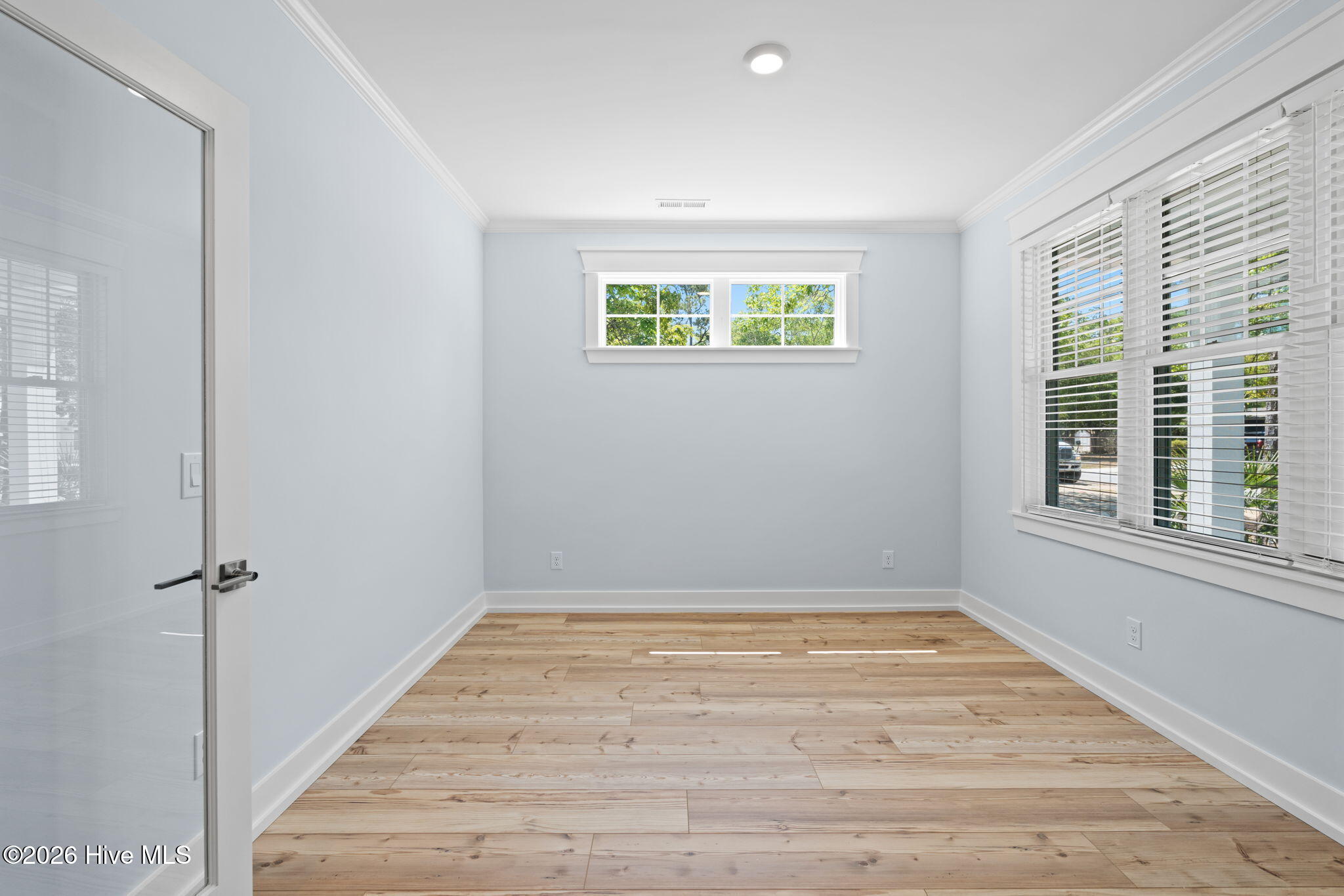 100546665 | Photo 50