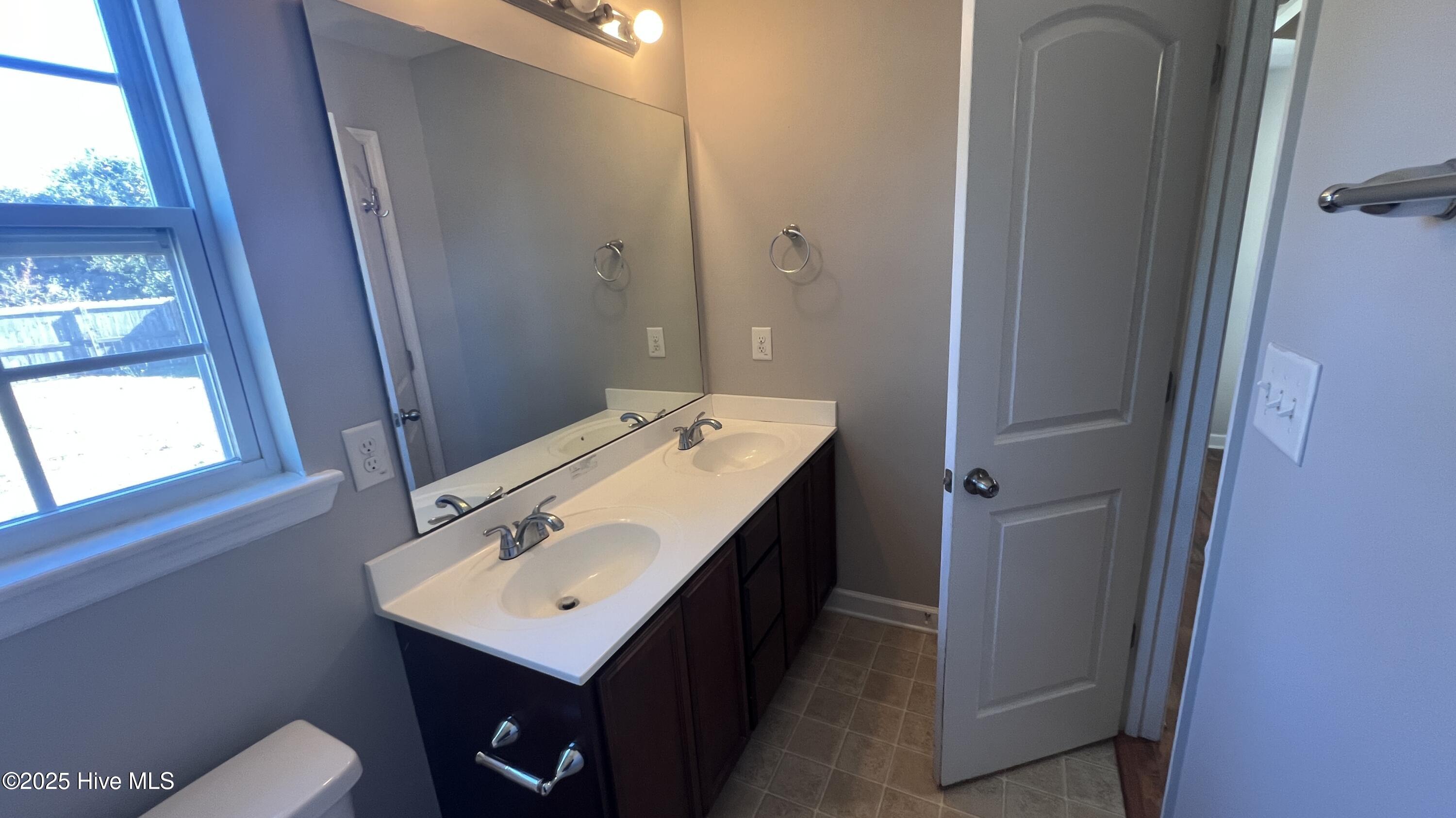 100542758 | Photo 22