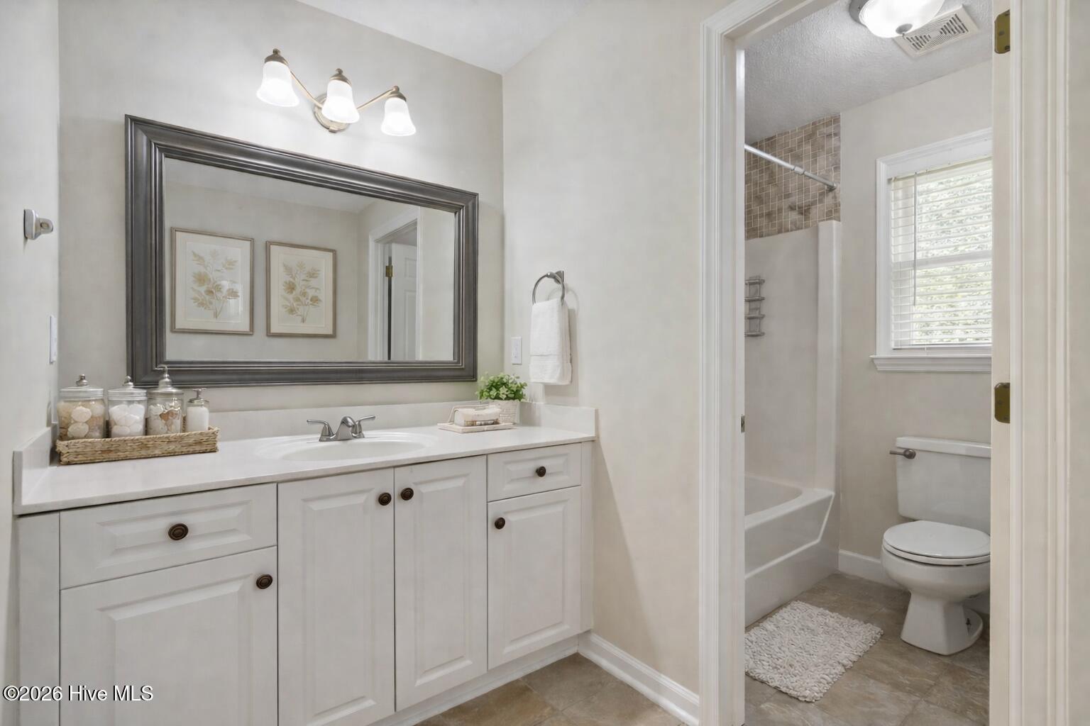 100556381 | Photo 27