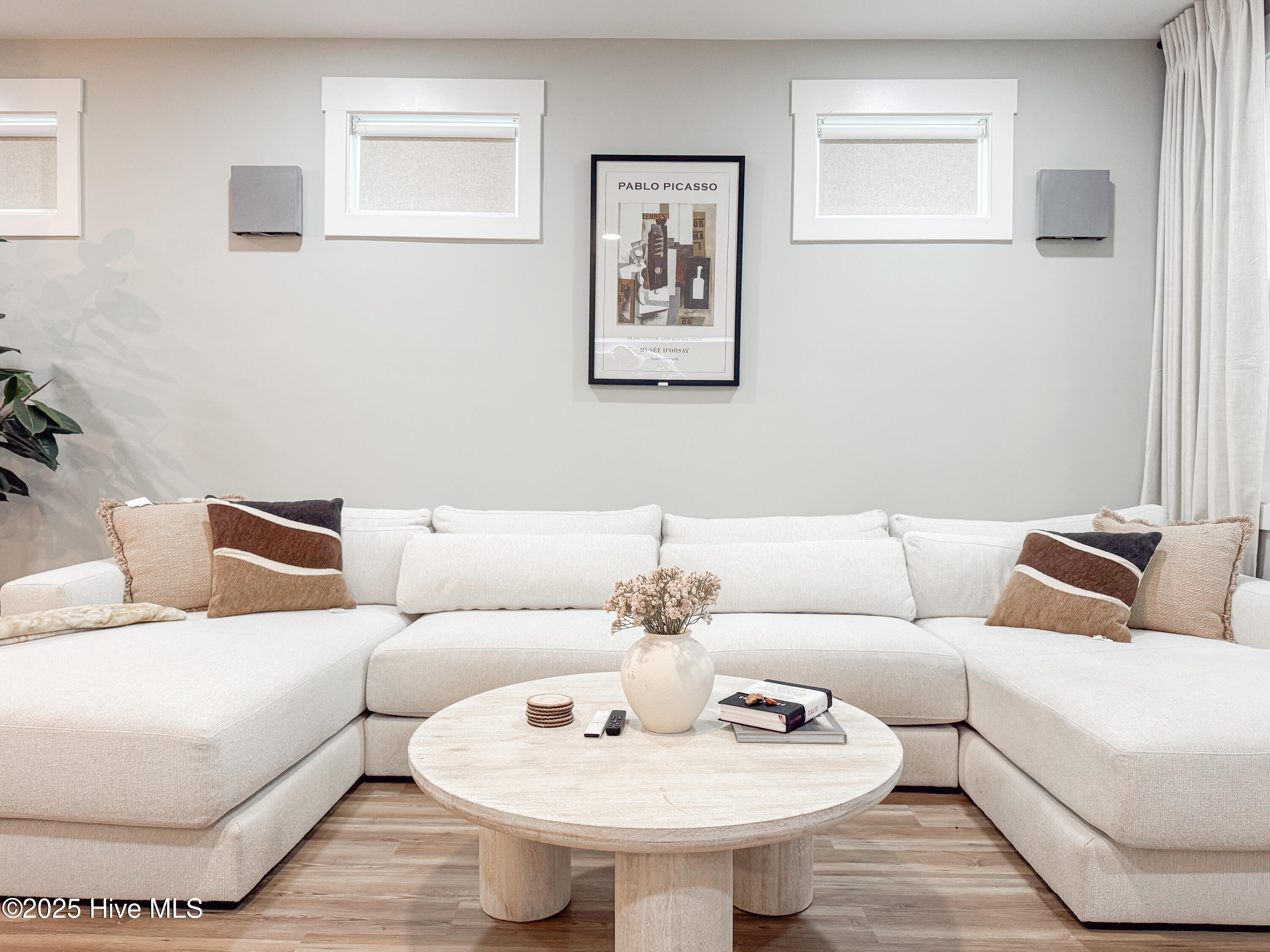 100537870 | Photo 21