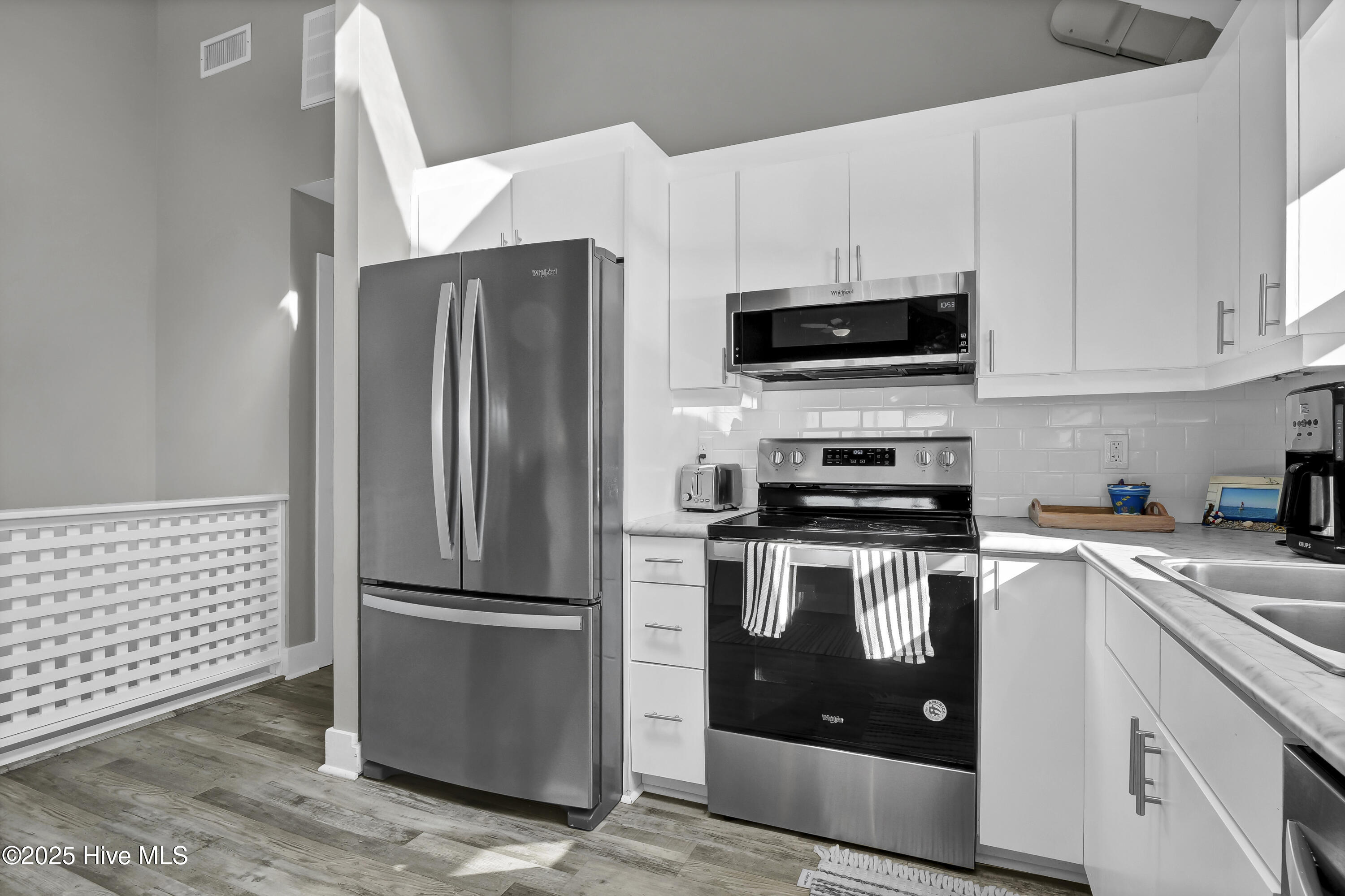 100469434 | Photo 17