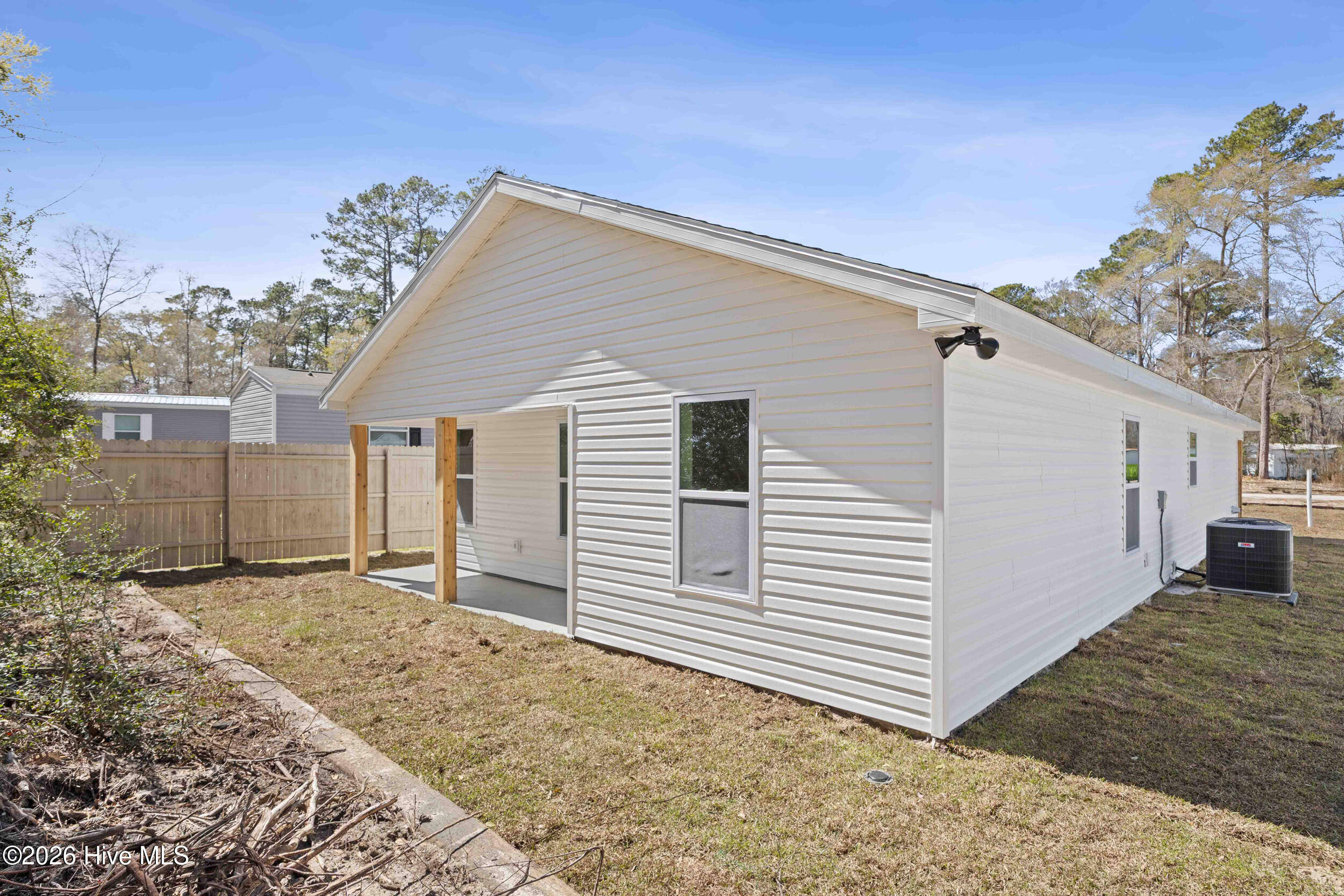 100561375 | Photo 29