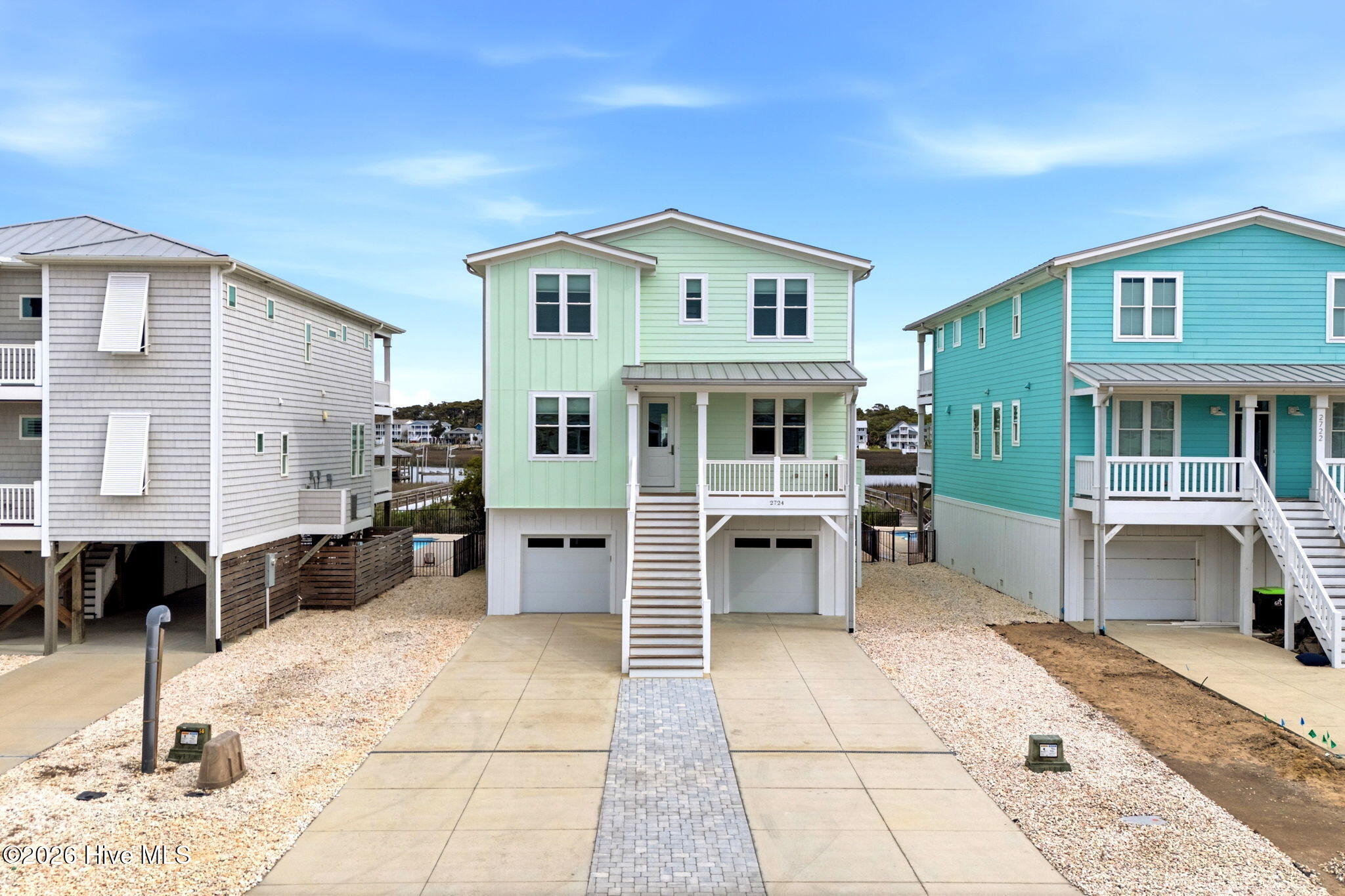 100564360 | Photo 64