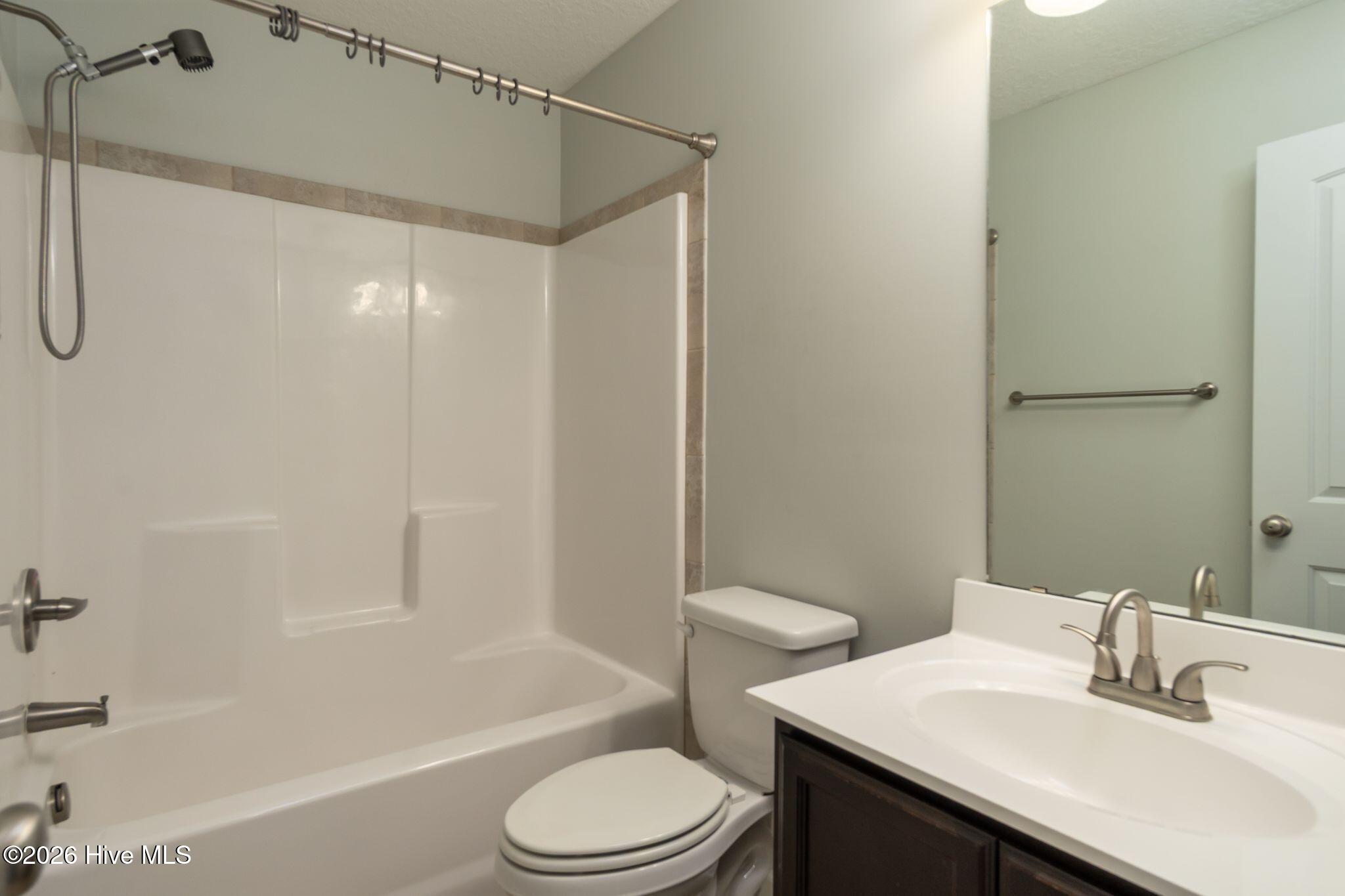 100566459 | Photo 33