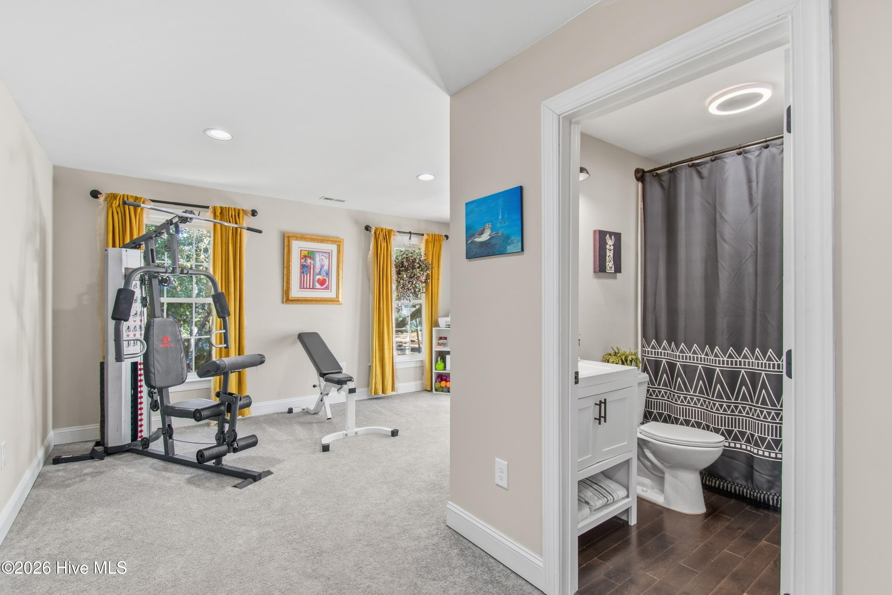 100550305 | Photo 40