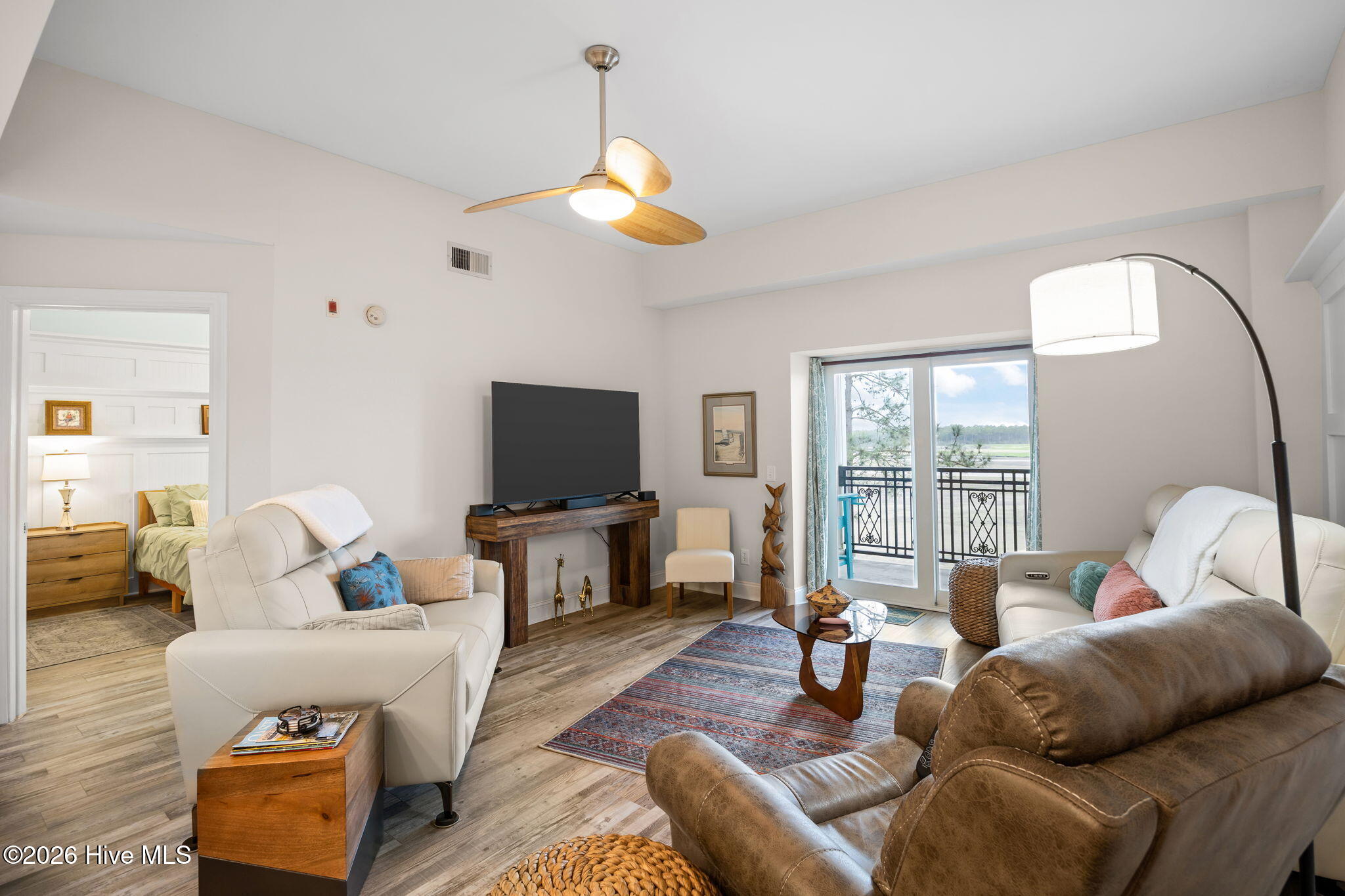 100558895 | Photo 20