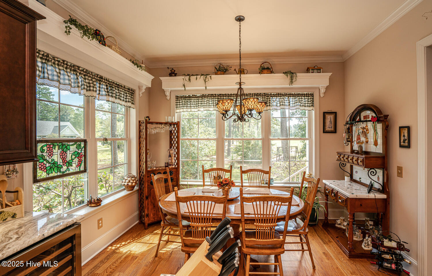 100534571 | Photo 21