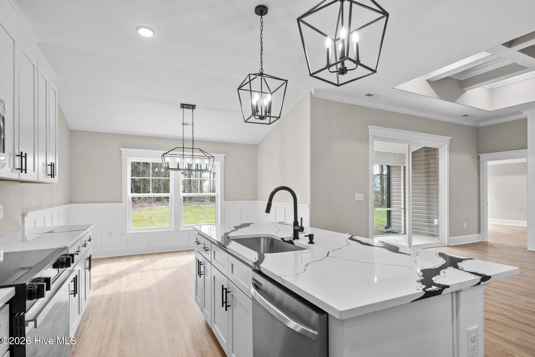 100513305 | Photo 19