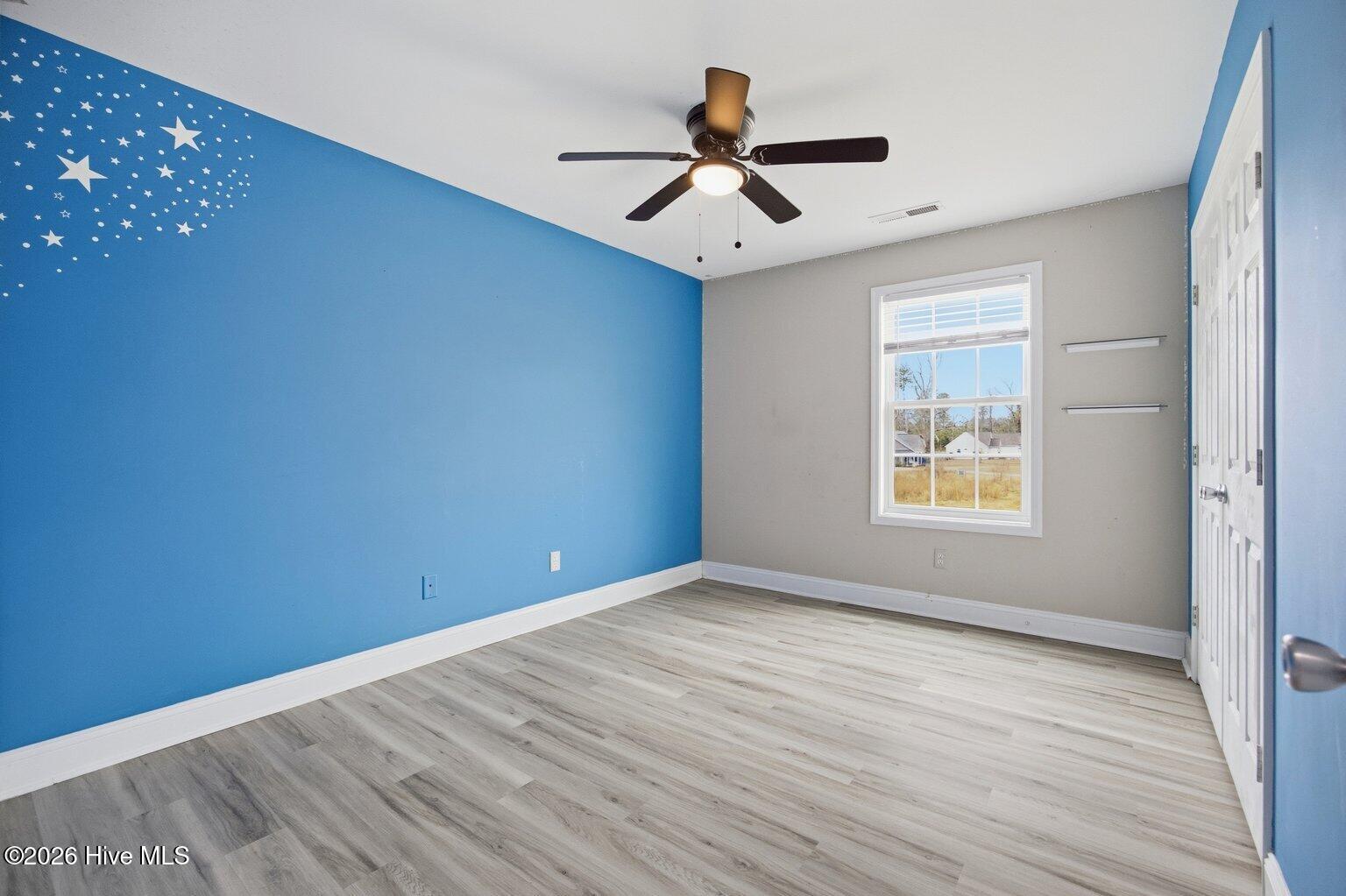 100558673 | Photo 19