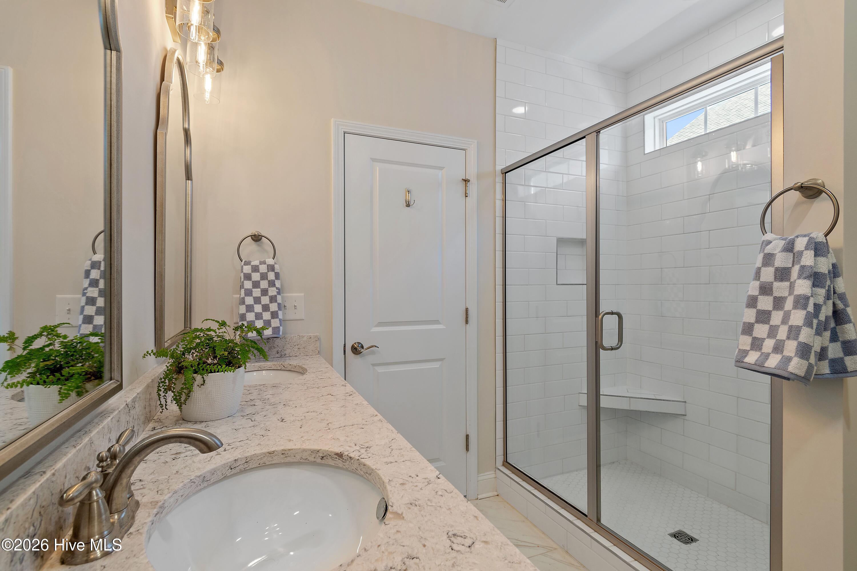 100555351 | Photo 20