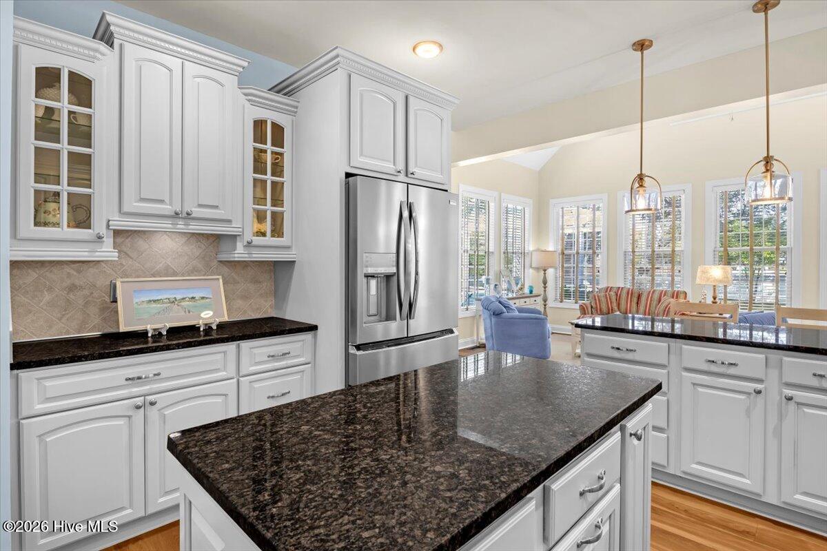 100567087 | Photo 30