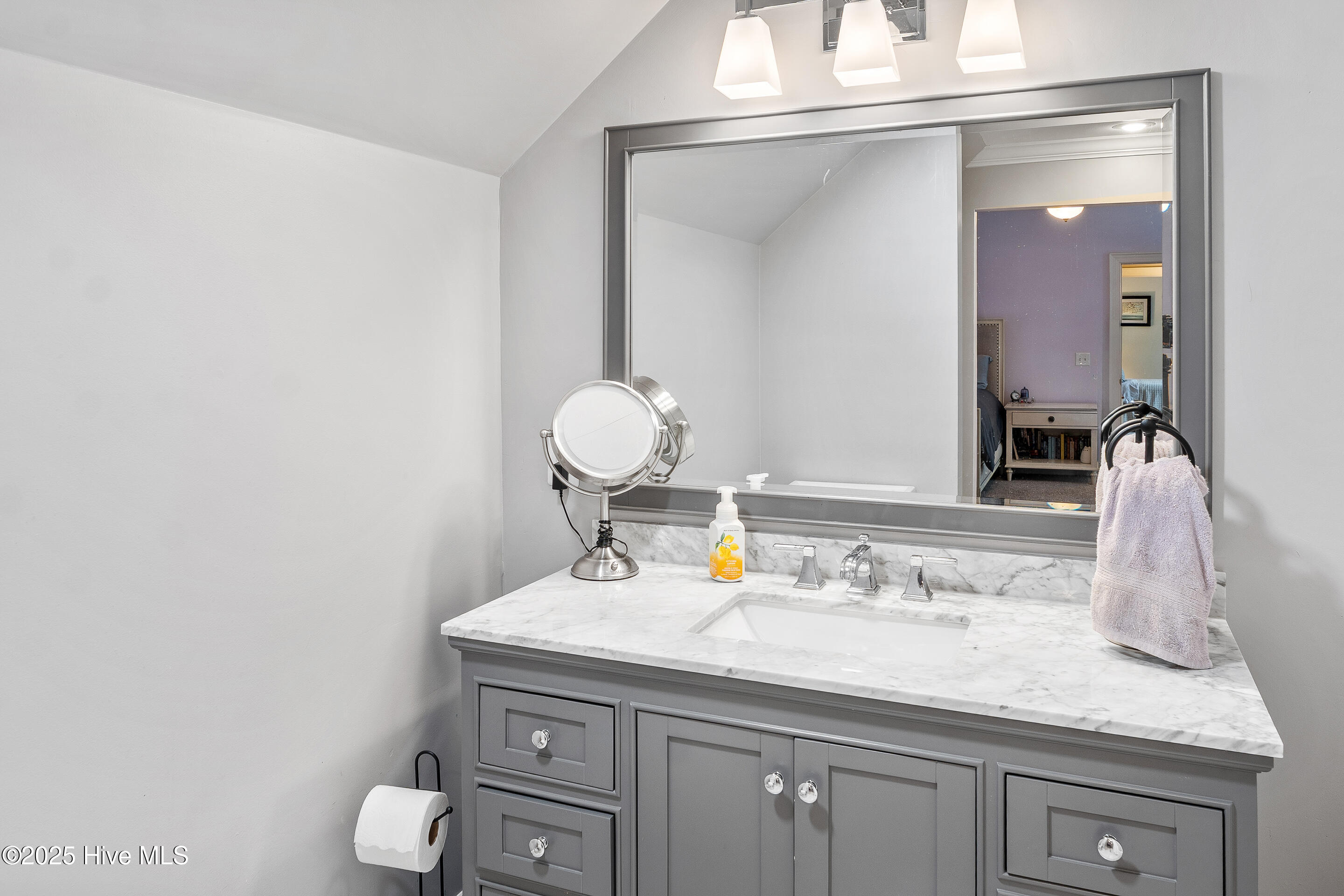 100530857 | Photo 55