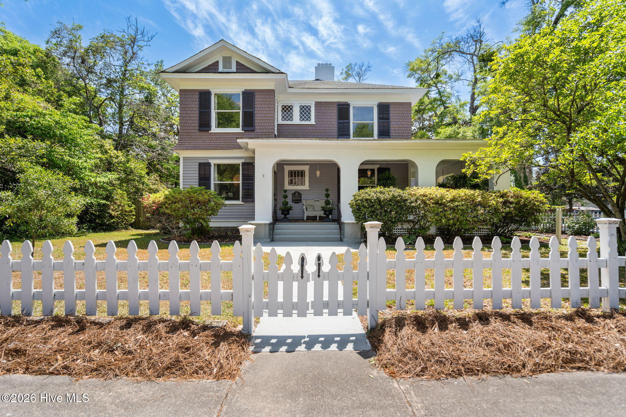 100566277 | Photo 52