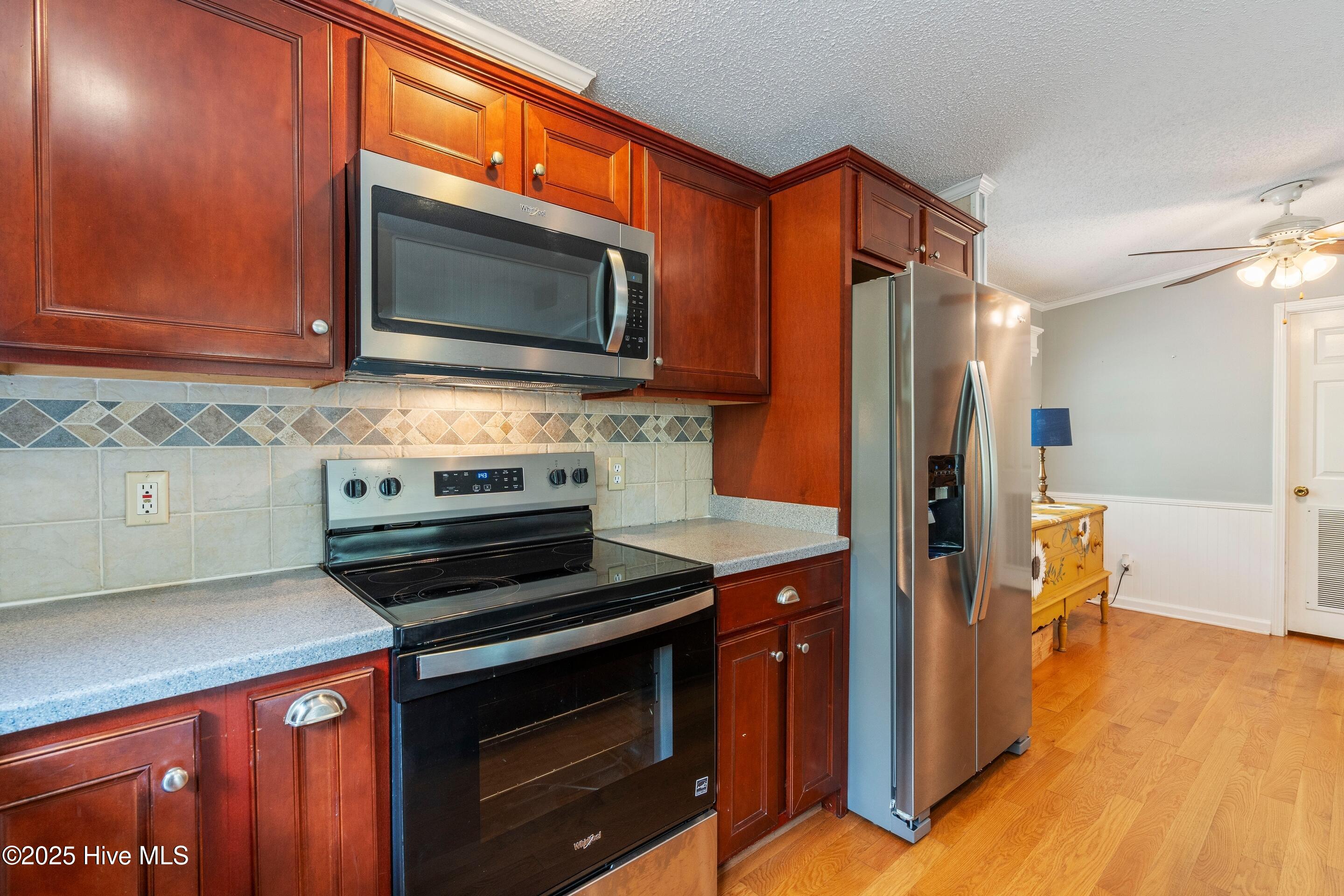 100535667 | Photo 19