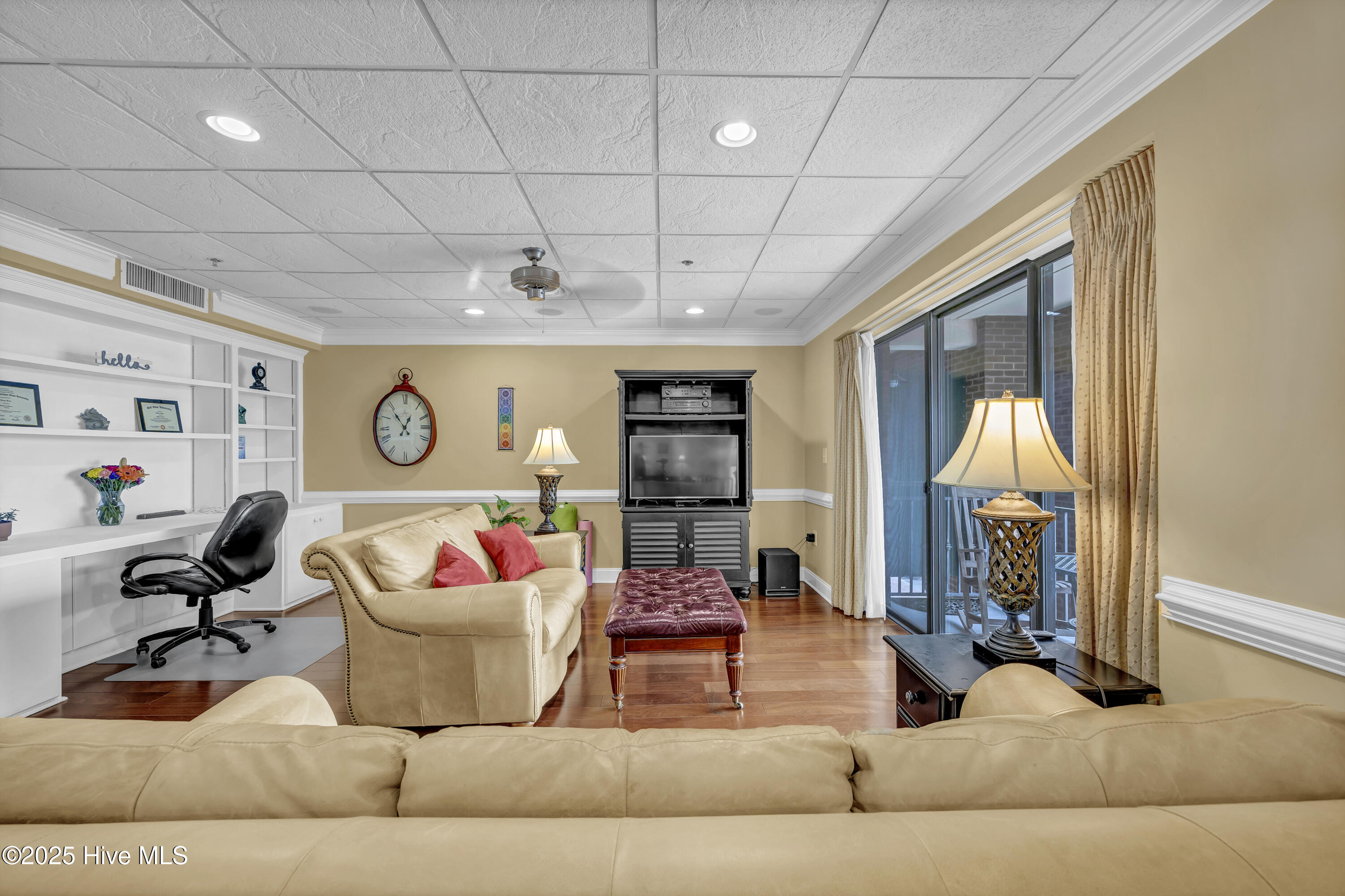 100546499 | Photo 13