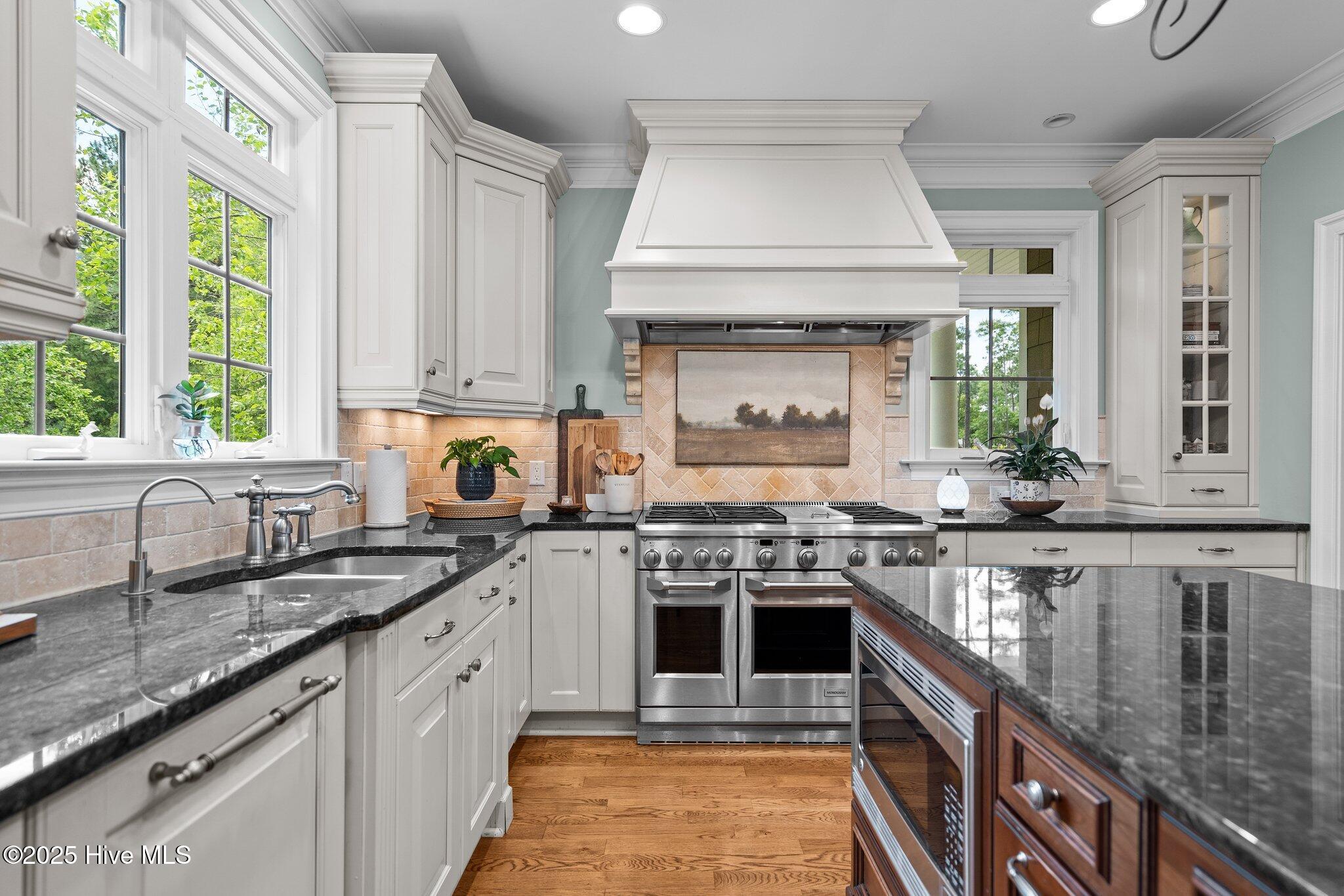 100565962 | Photo 48