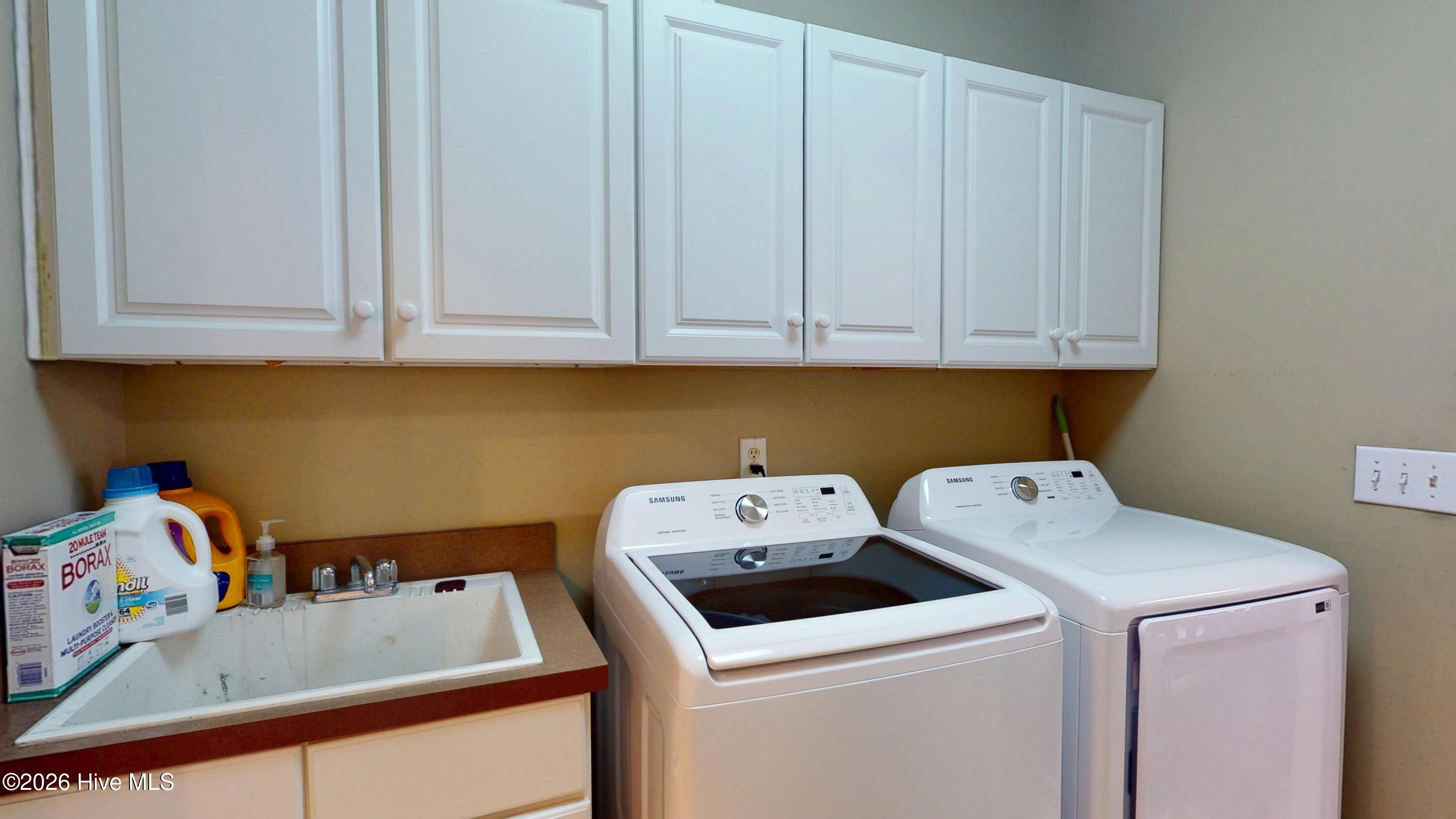 100549093 | Photo 35