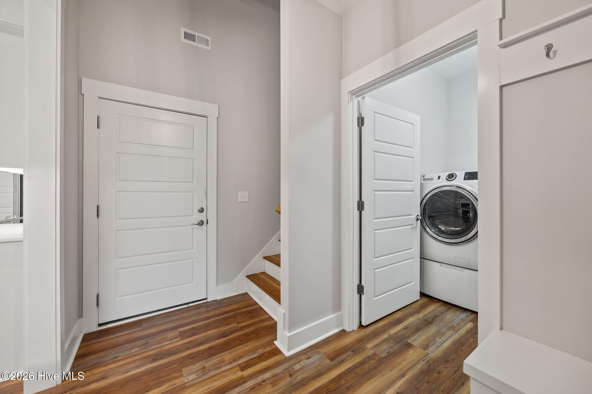 100568104 | Photo 39