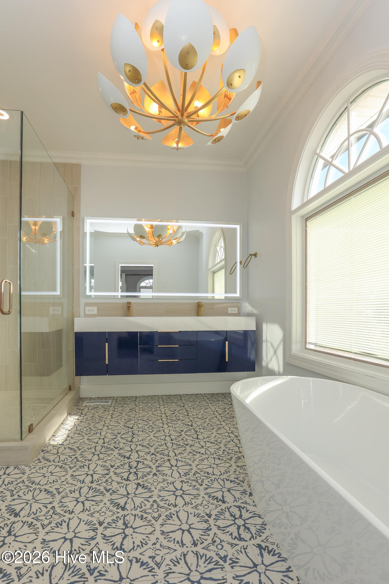 100556044 | Photo 39