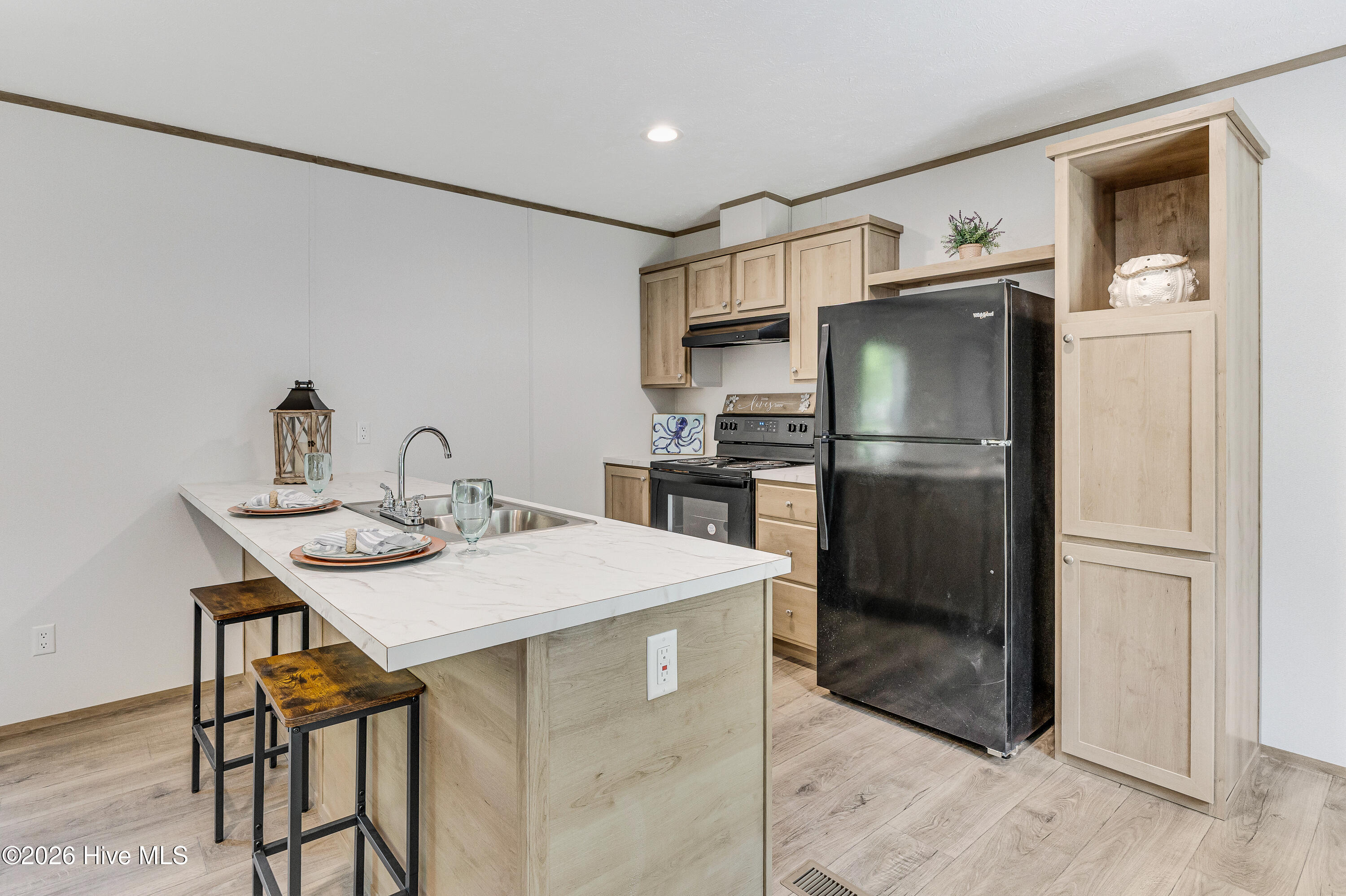 100568347 | Photo 12