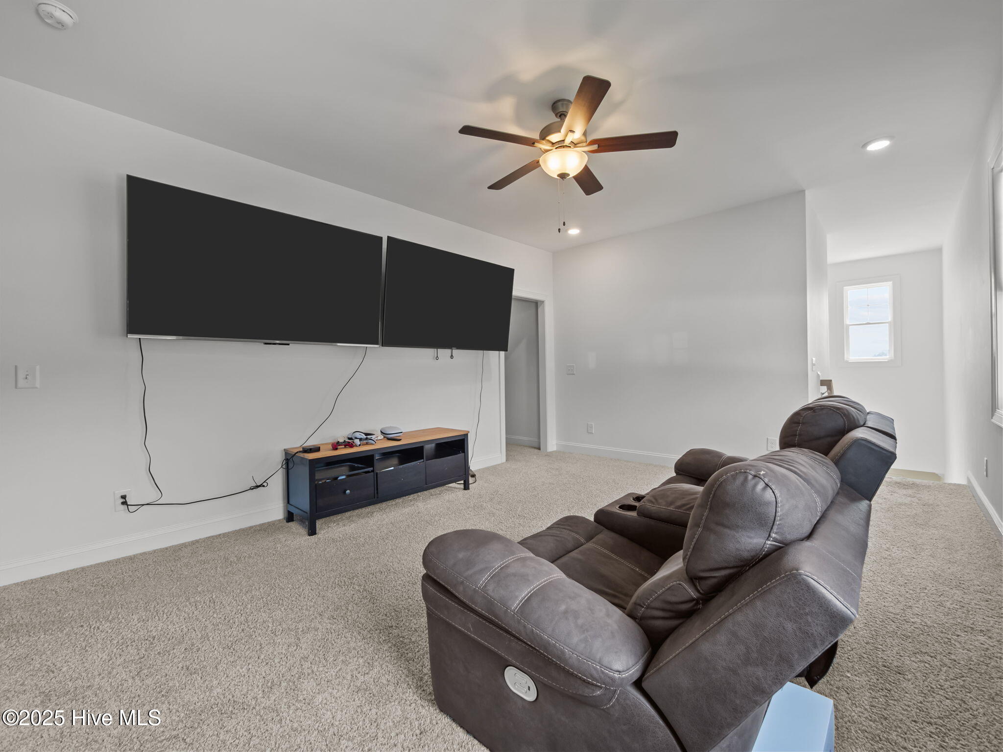 100534730 | Photo 30