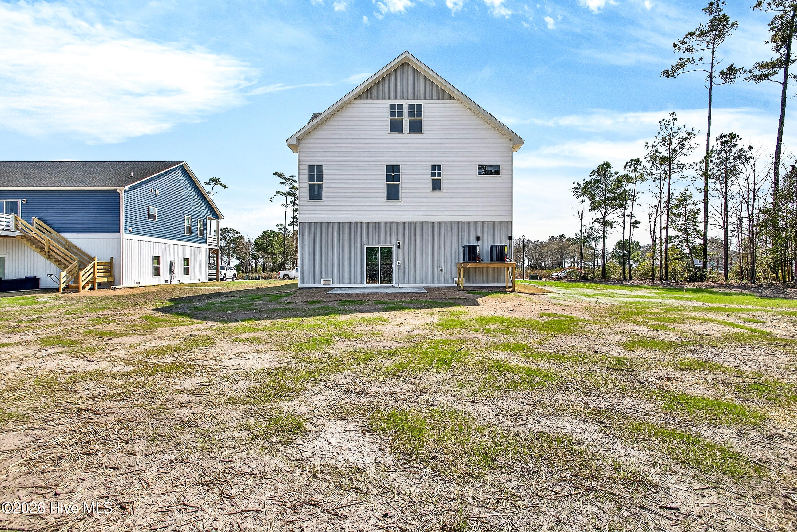 100559687 | Photo 32