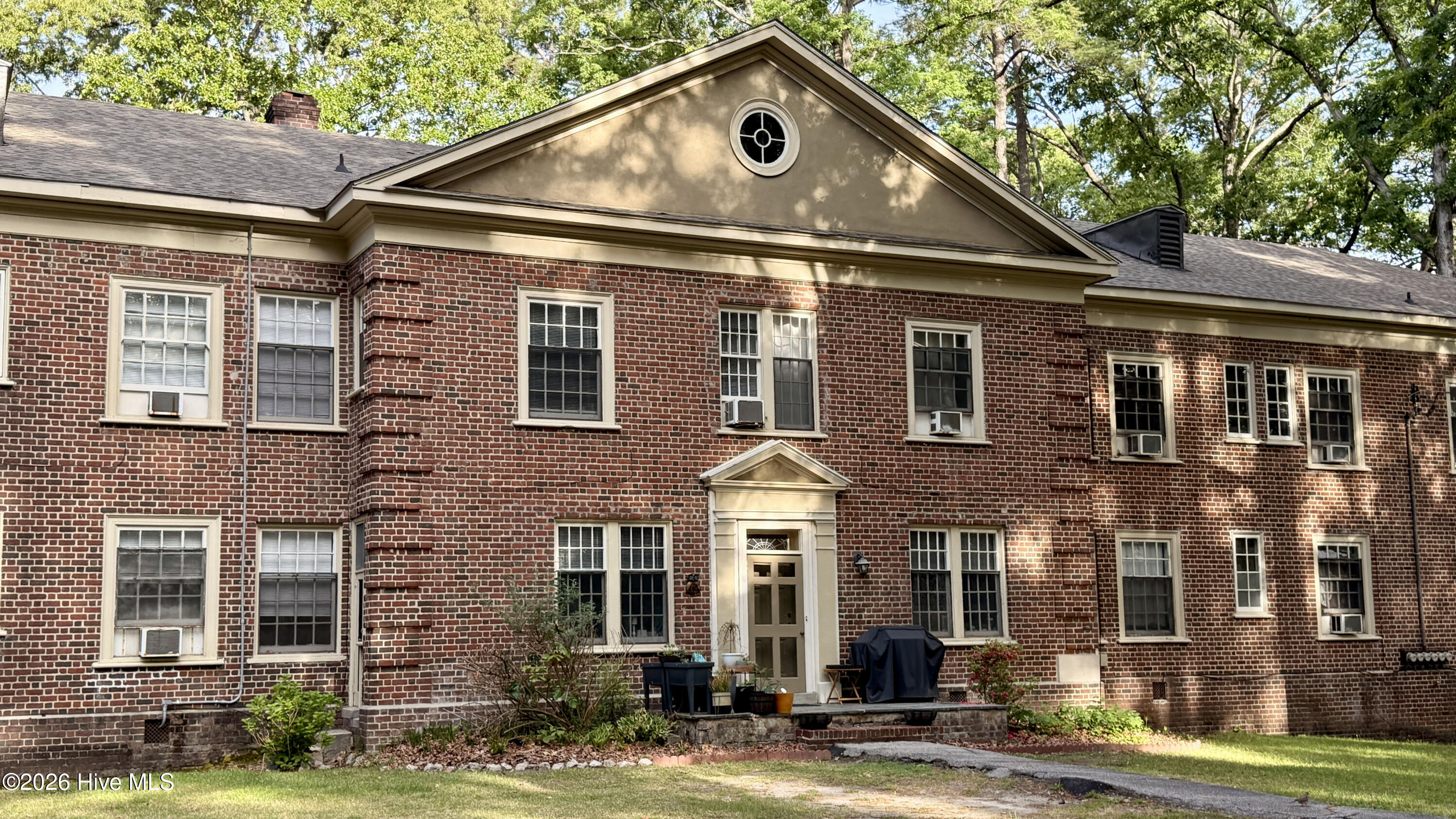 915 Raleigh Road Pkwy W, Wilson, NC 27896