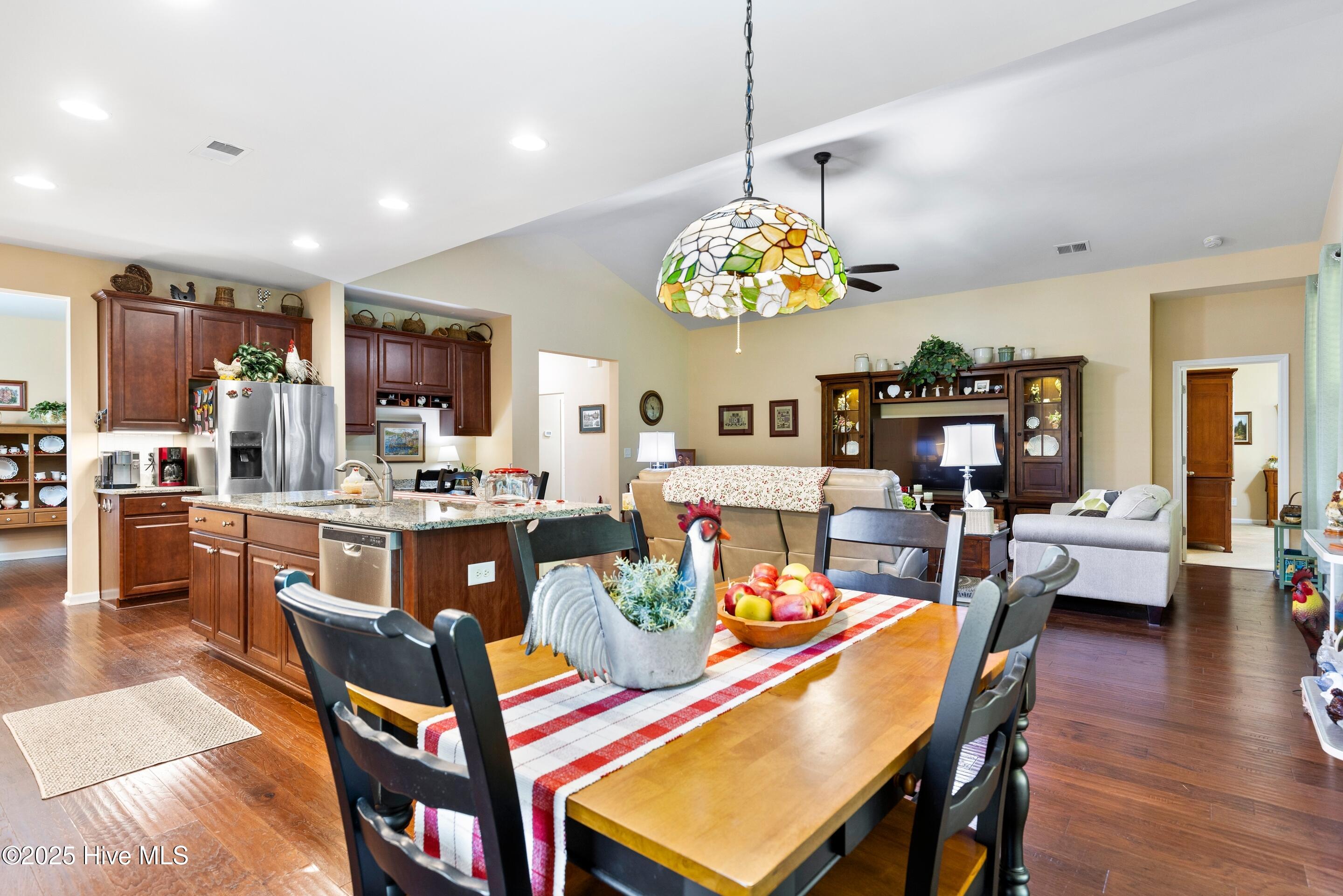 100529206 | Photo 20