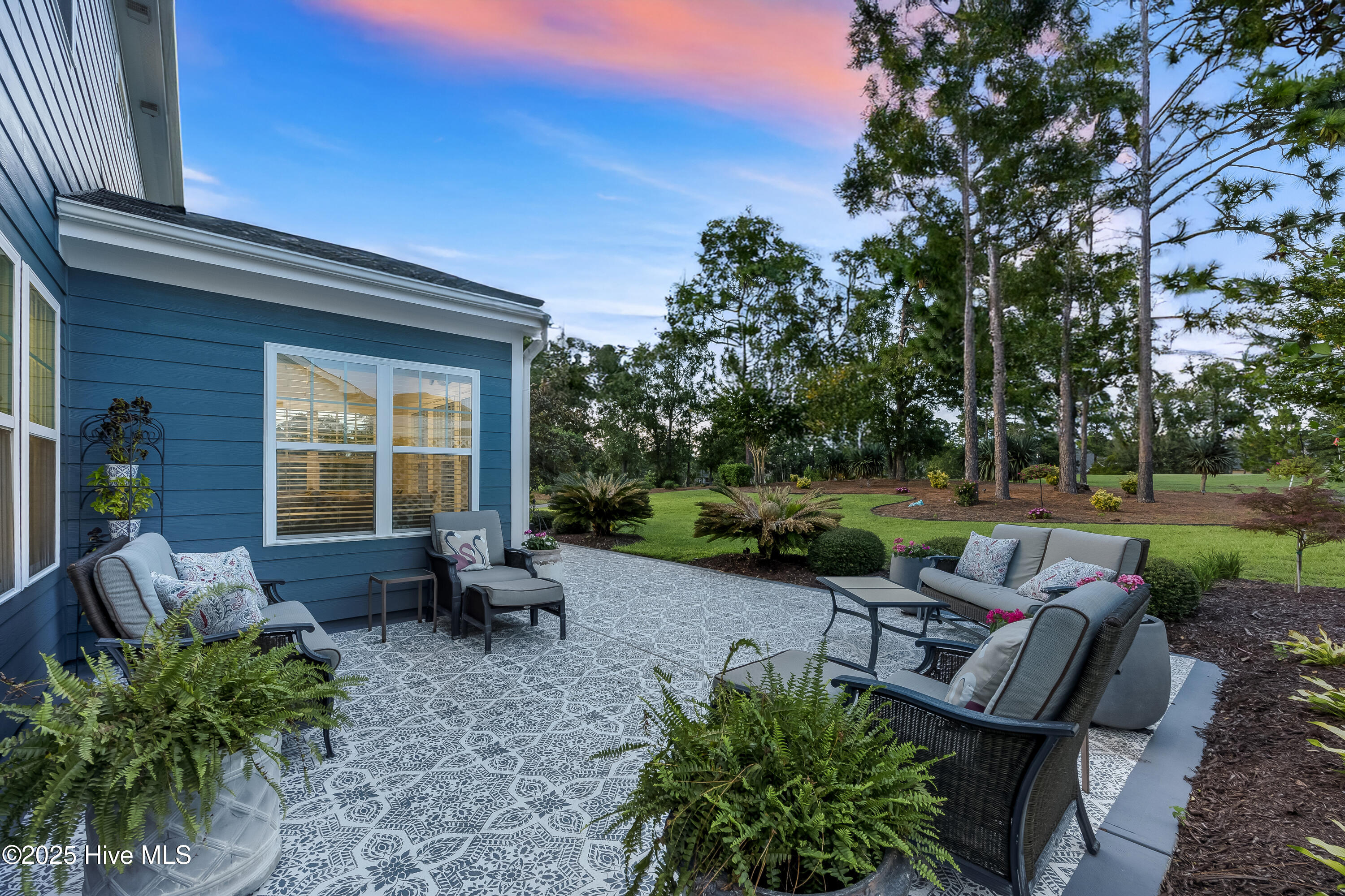 100519414 | Photo 48