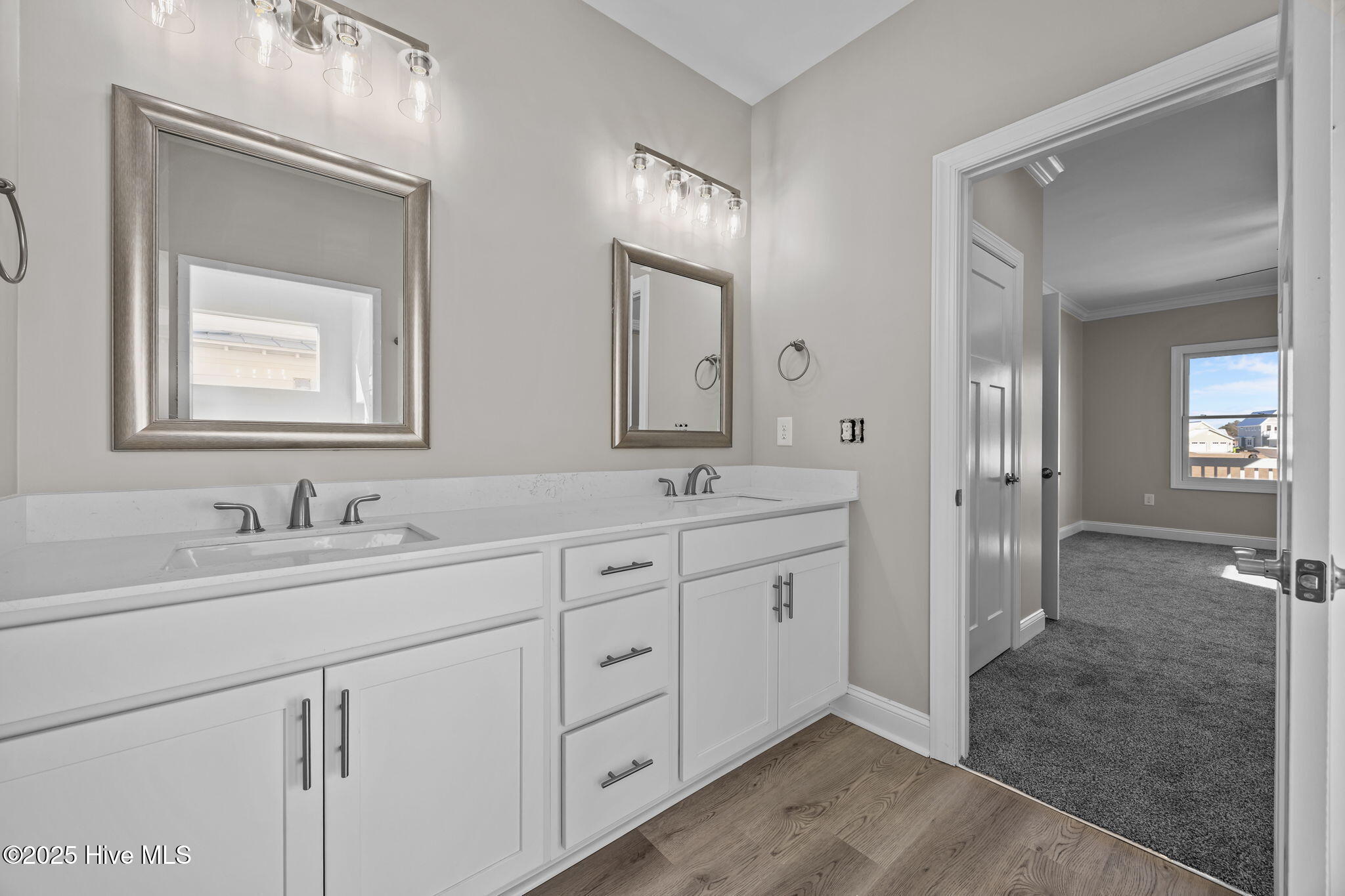 100545804 | Photo 19