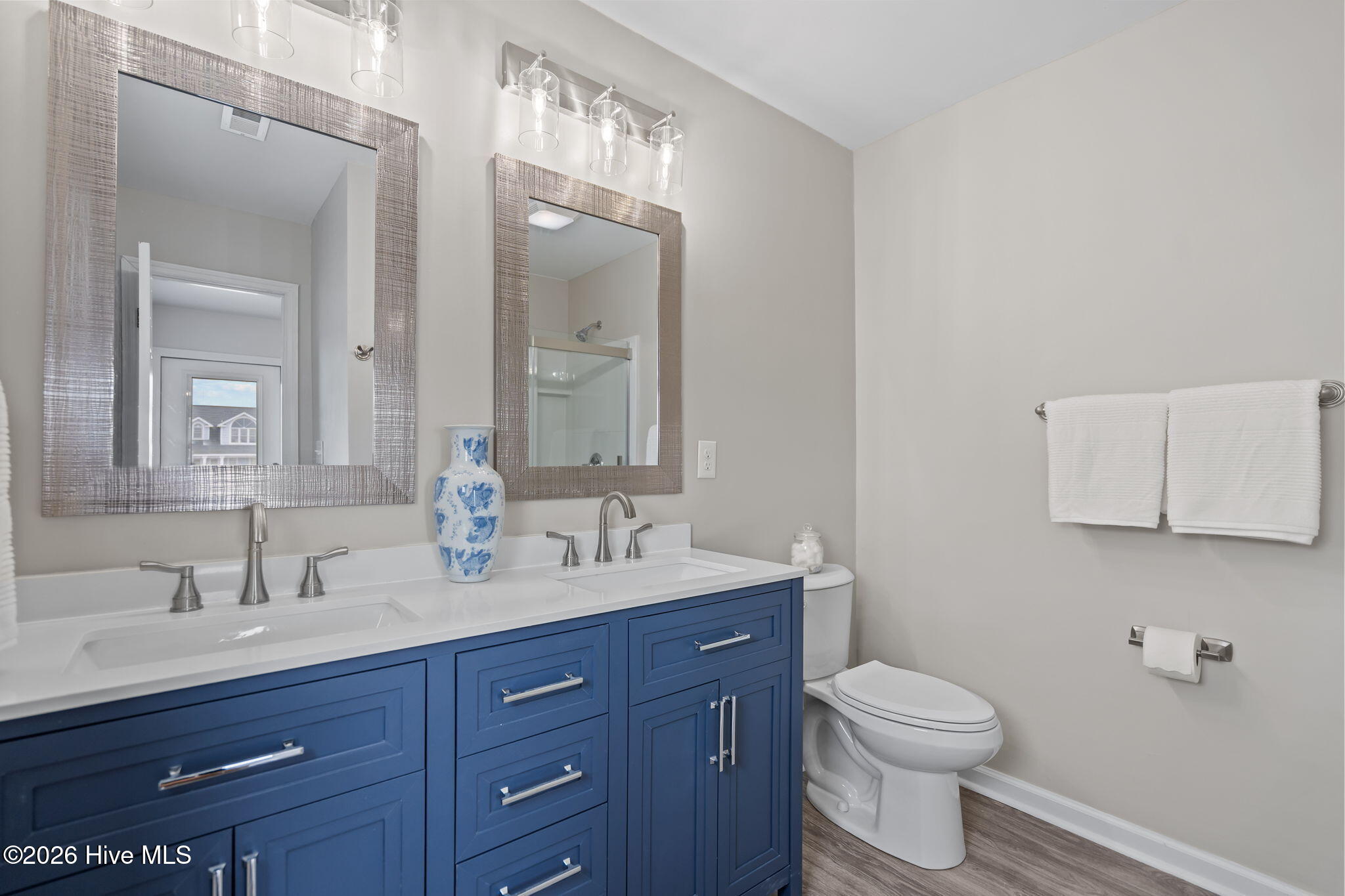 100562748 | Photo 33