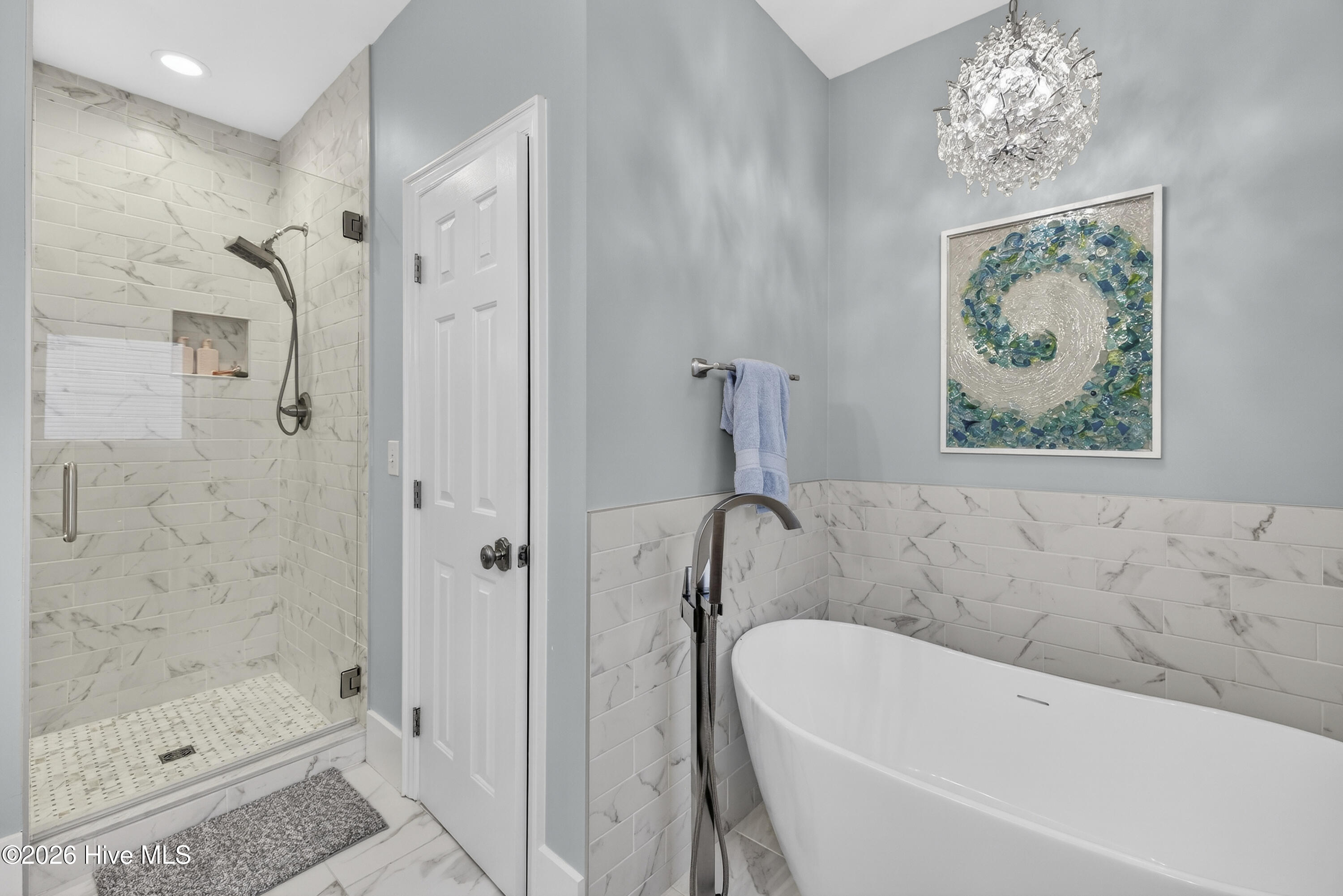 100561786 | Photo 46