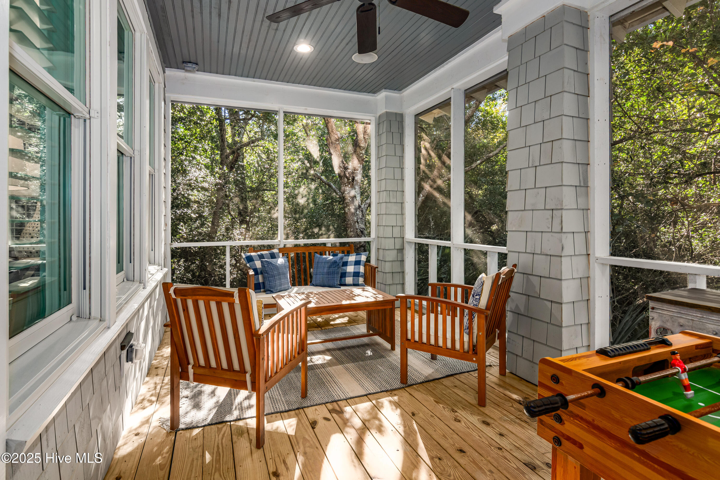 100530236 | Photo 26