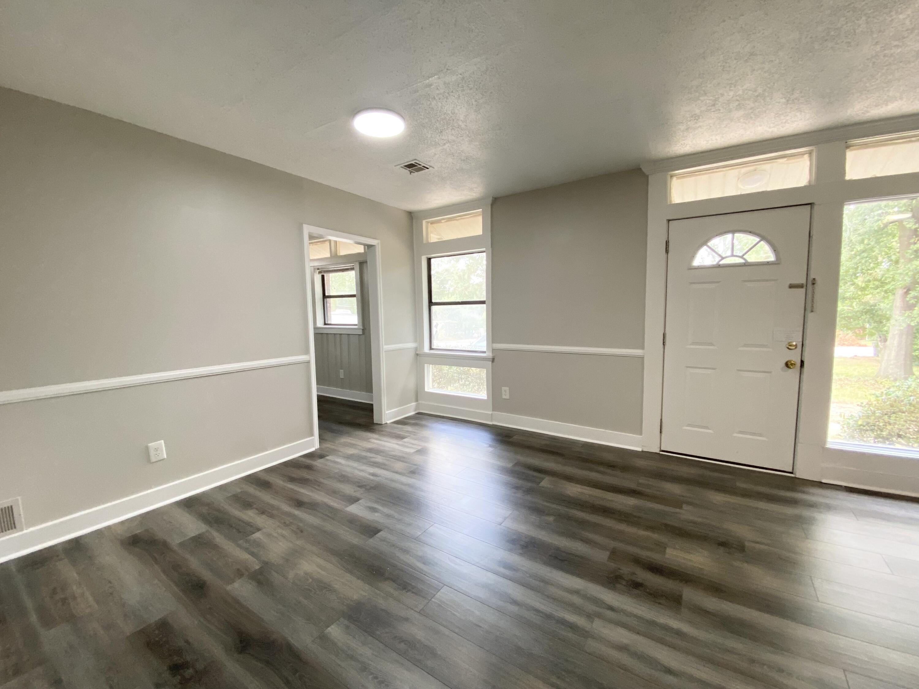 Open Concept Living/Dining Room