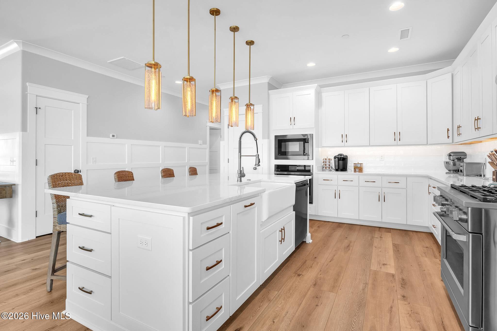 100558345 | Photo 105