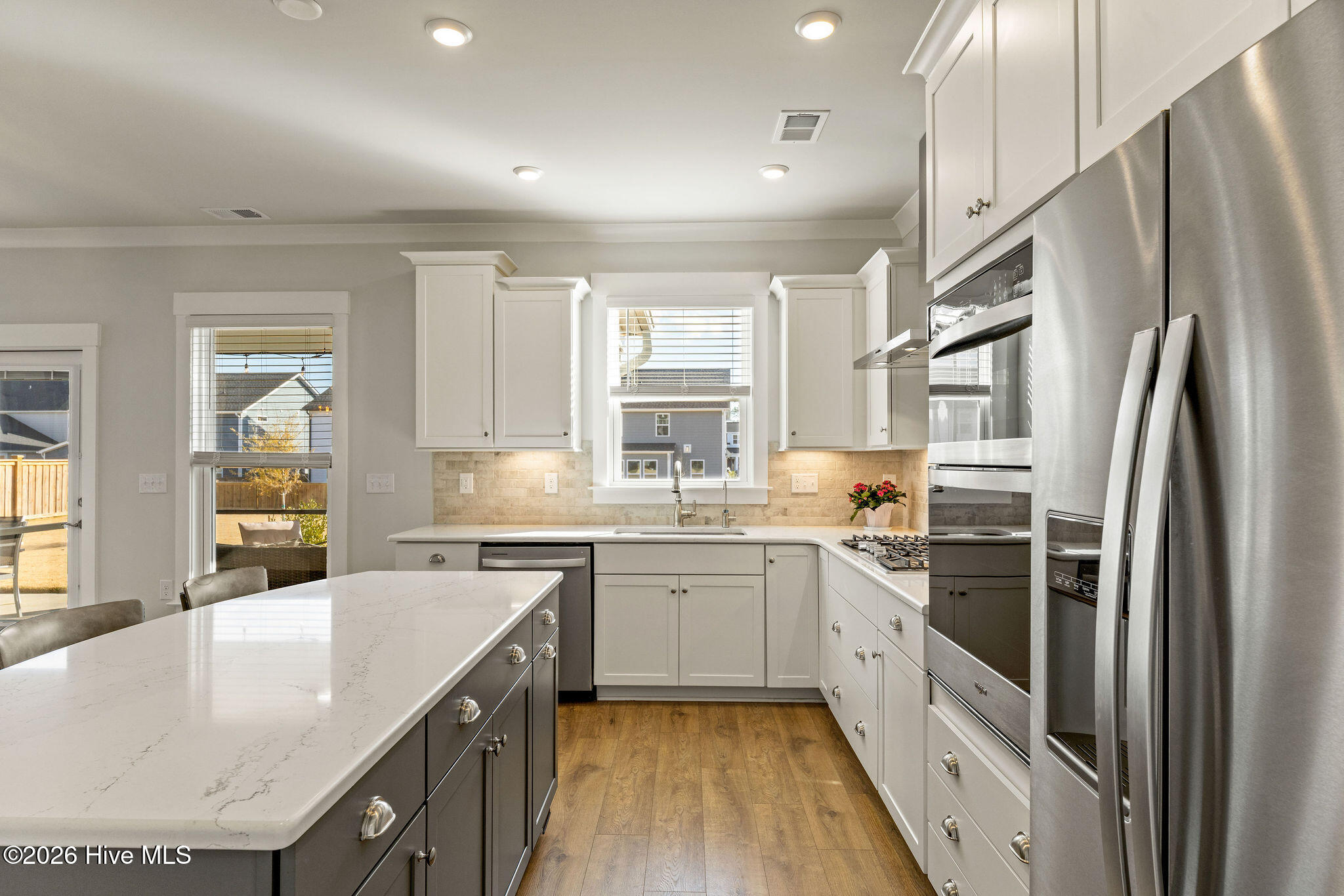 100548010 | Photo 10