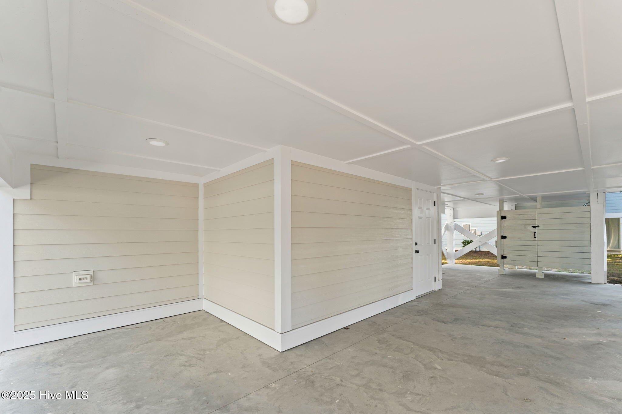 100539772 | Photo 46