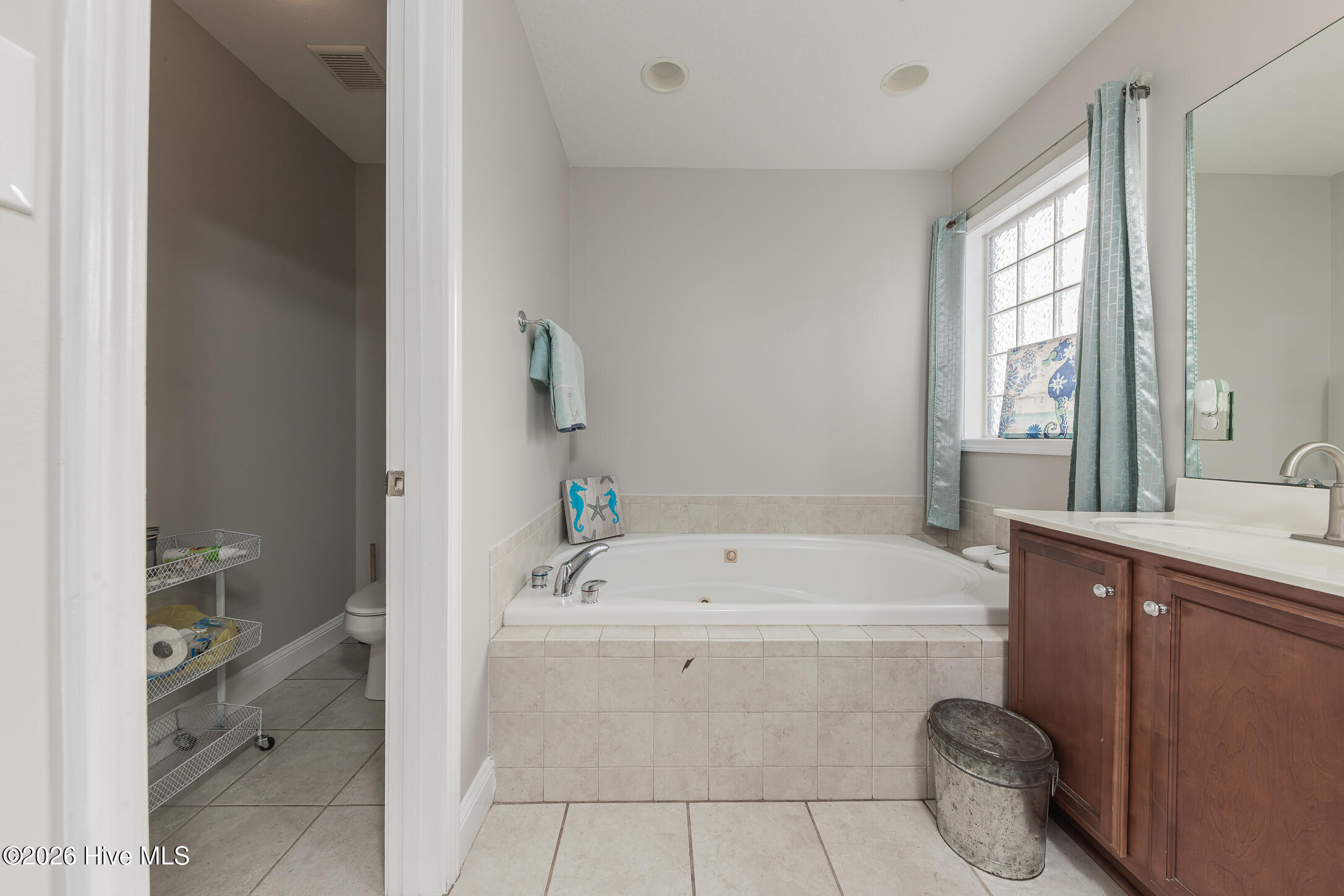 100550333 | Photo 32