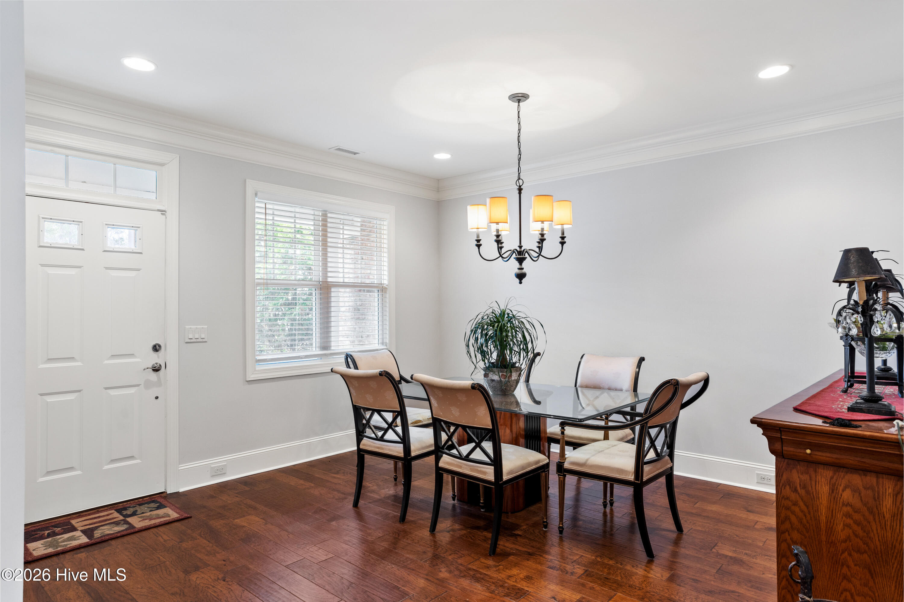 100565451 | Photo 36