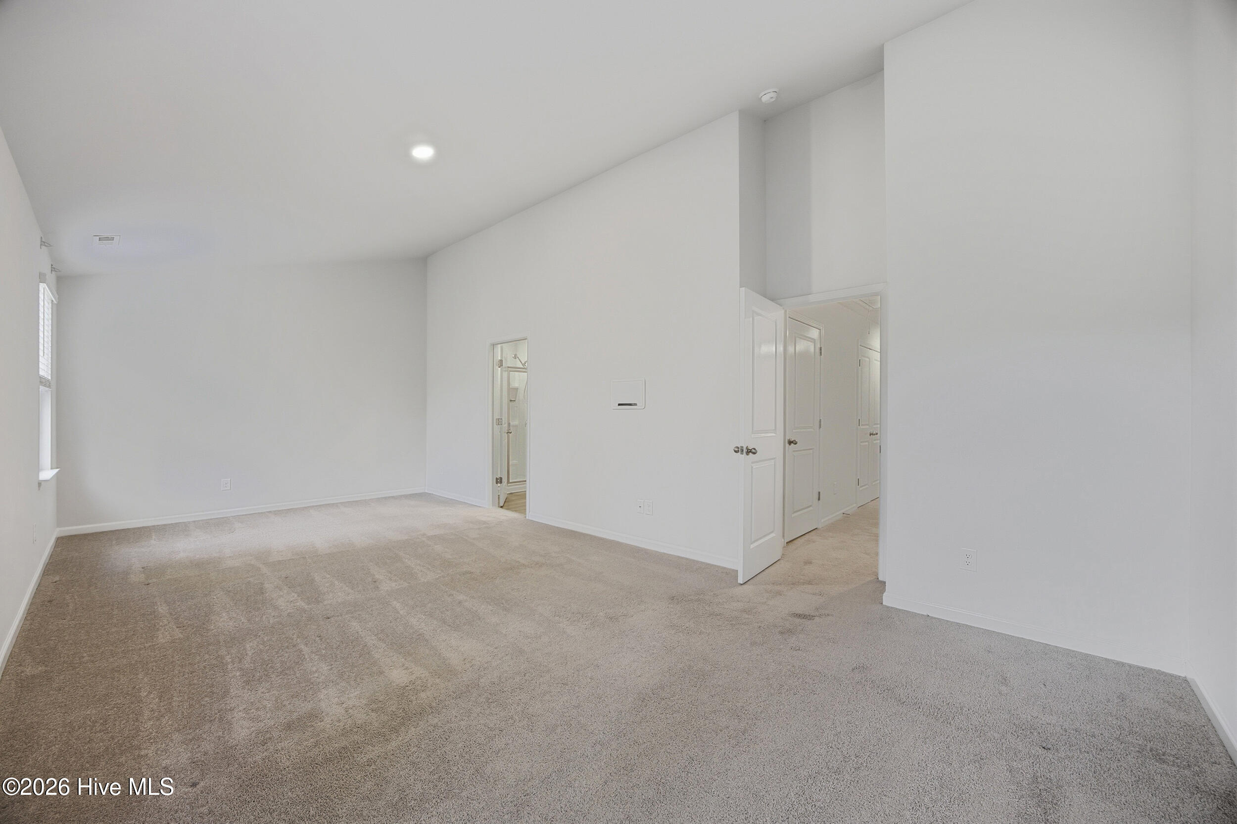 100566602 | Photo 27