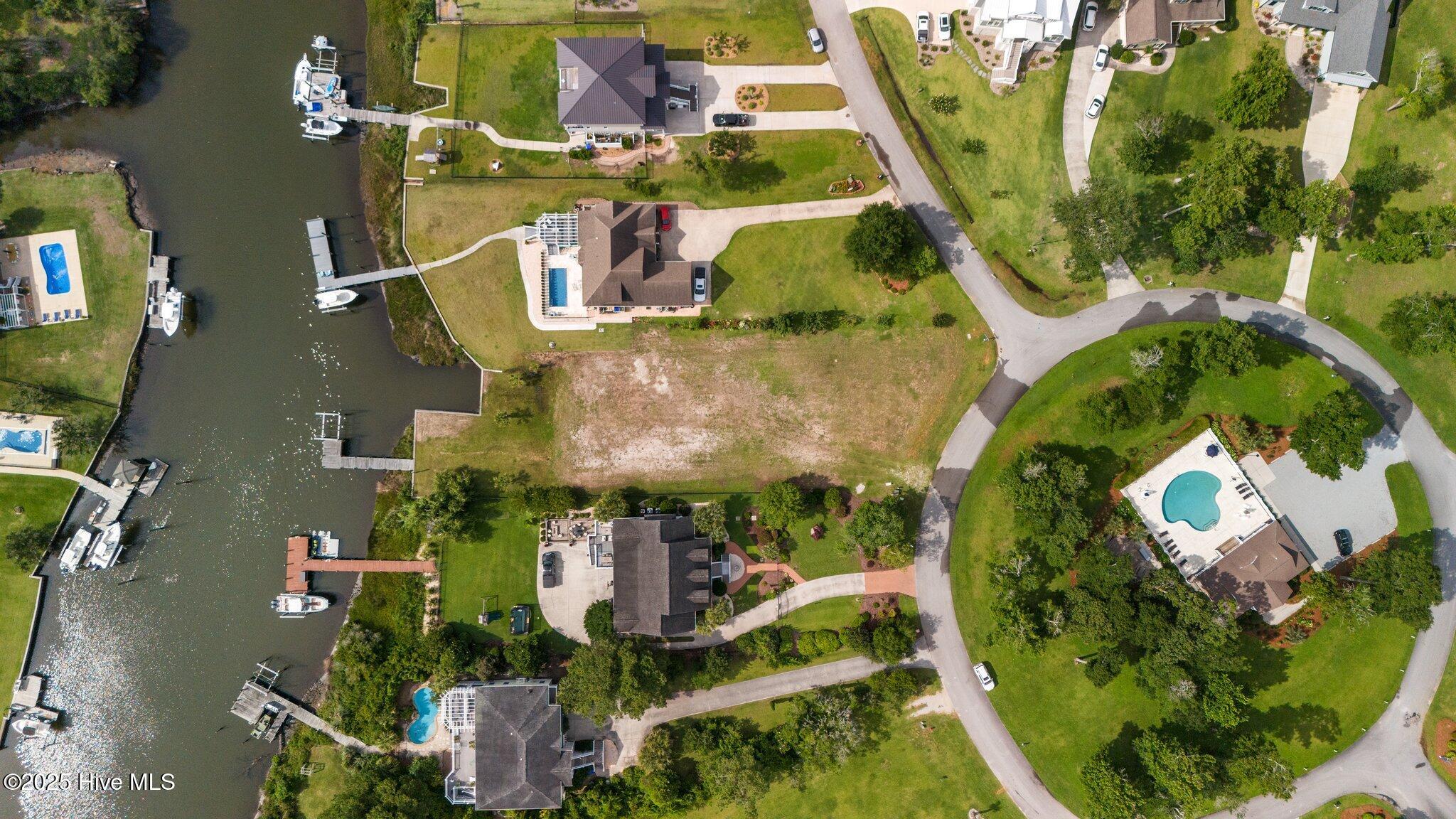 100558486 | Photo 16