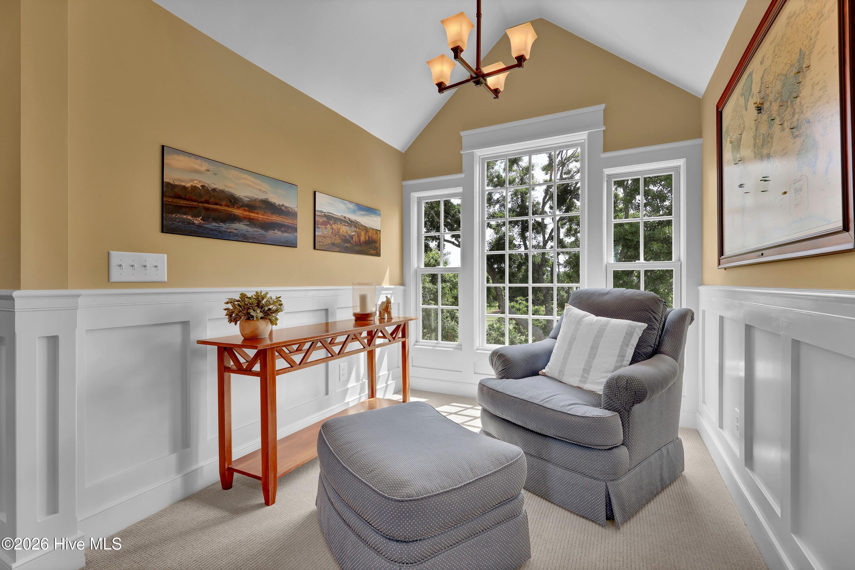 100569370 | Photo 47