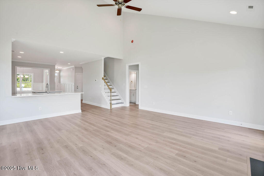 100461561 | Photo 14