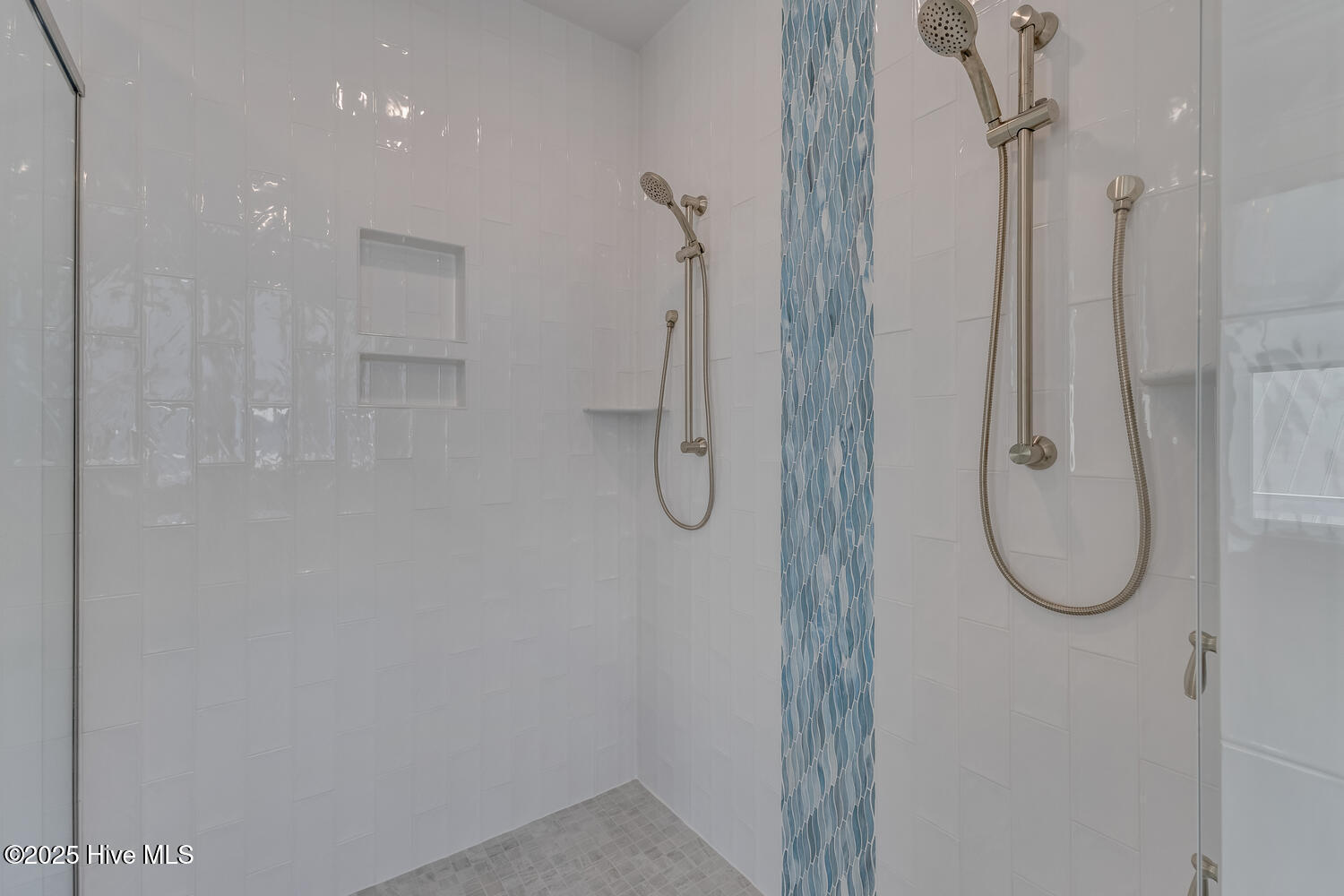 100537523 | Photo 33