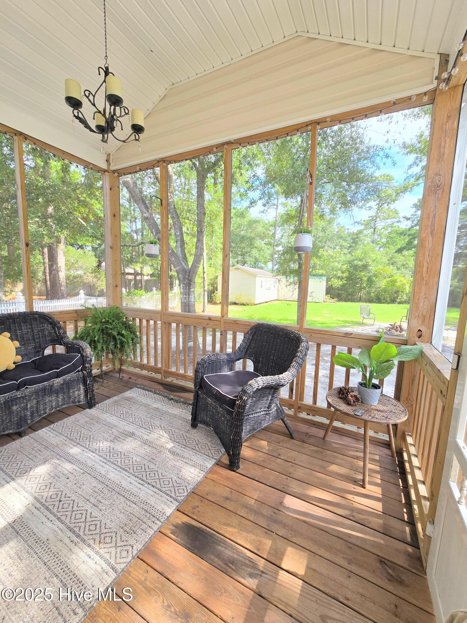 100509248 | Photo 34