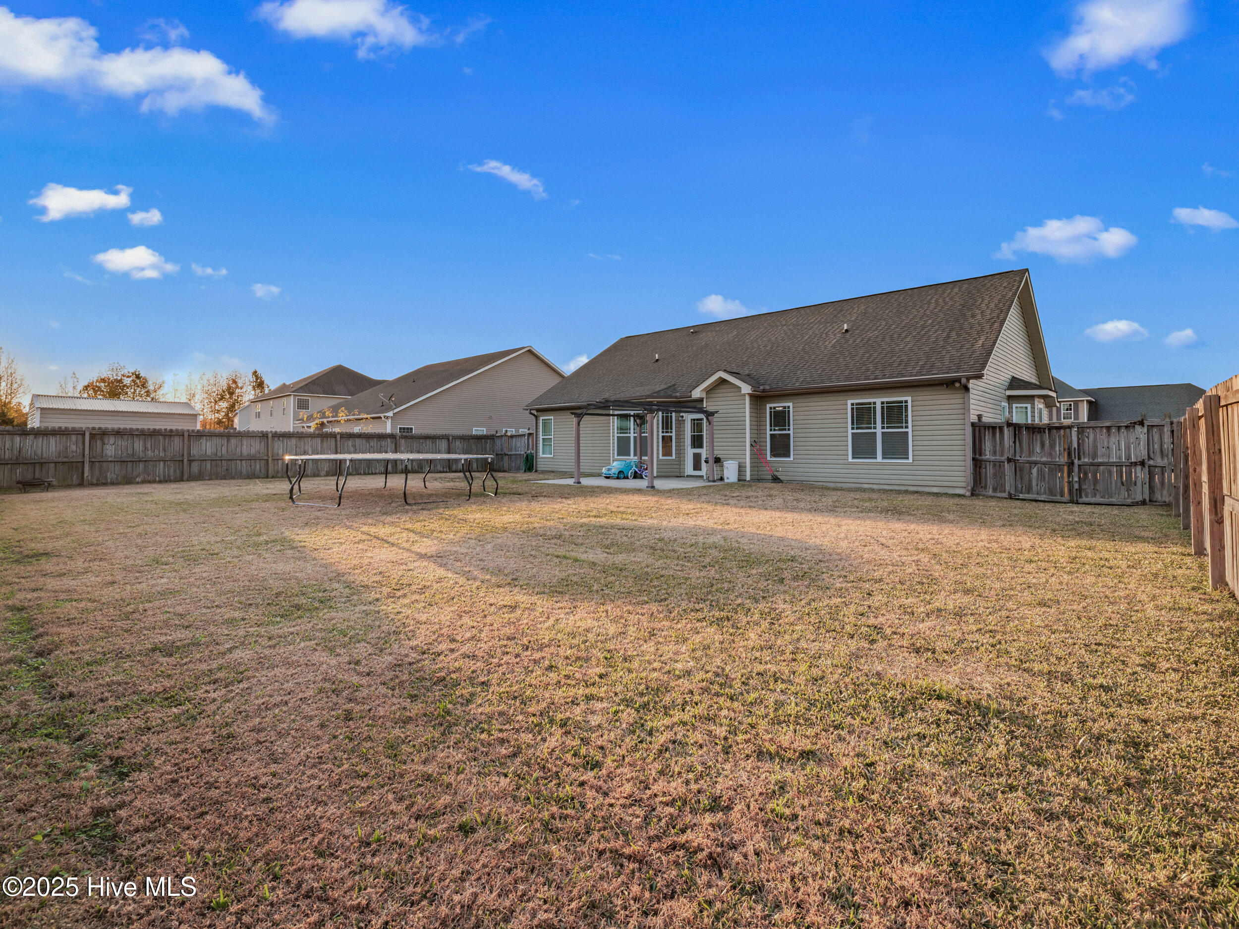 100543750 | Photo 35